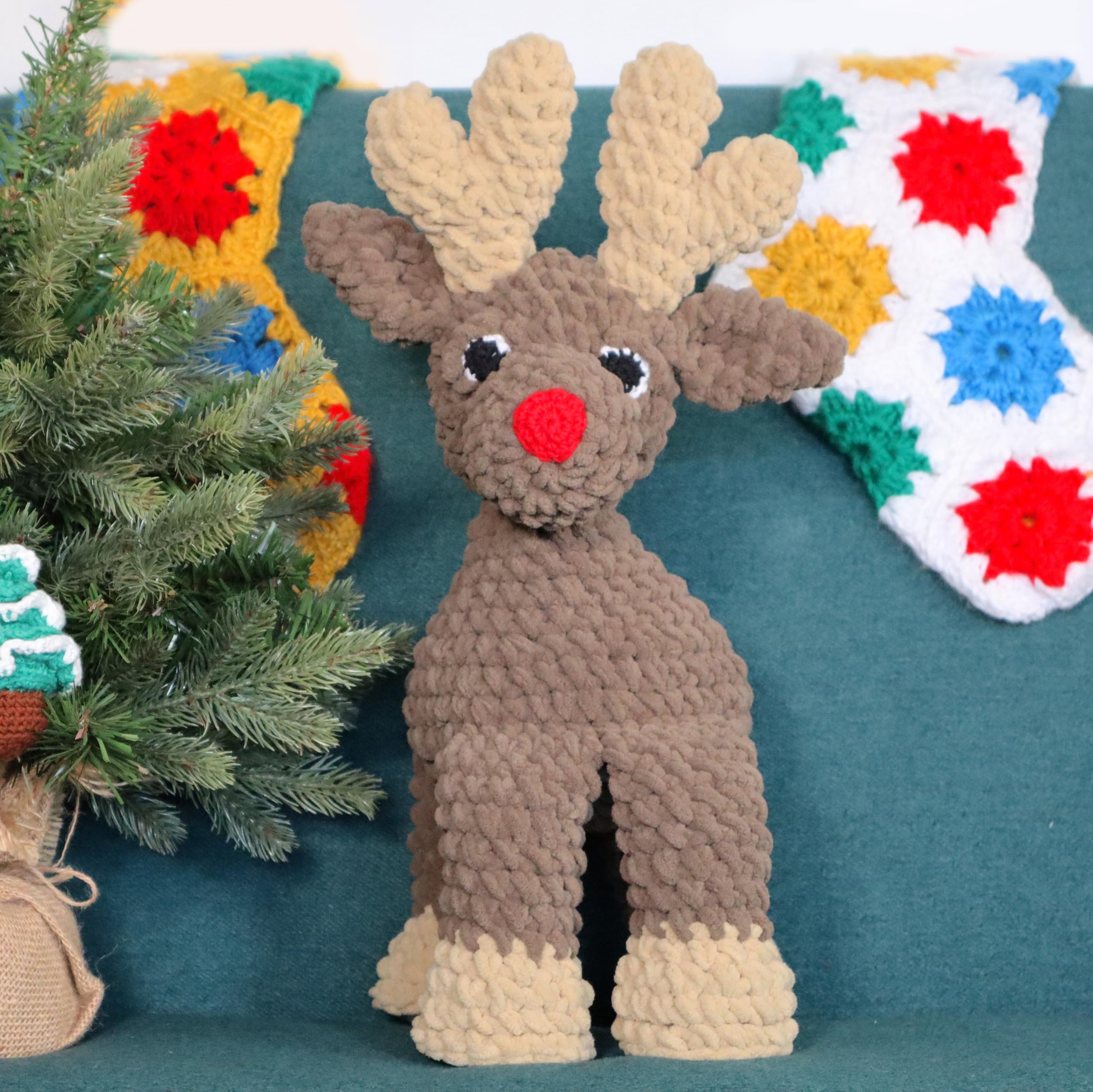 KNITTY CRITTERS Hello Crafts - Make Christmas - Holly Reindeer - Crochet kit