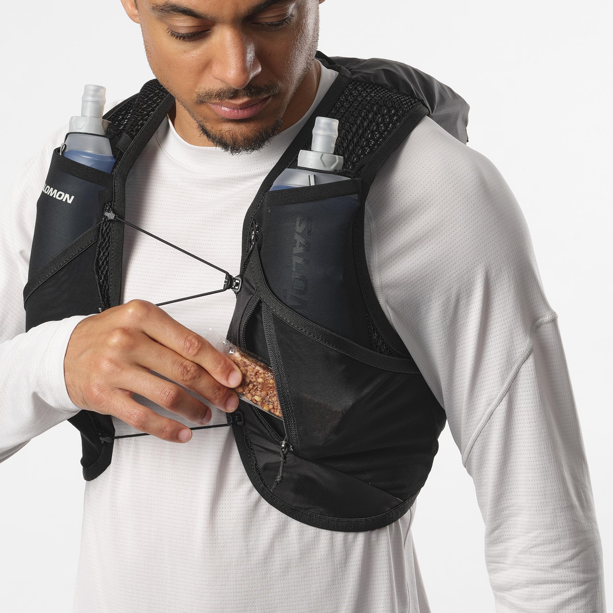Salomon Active Skin 8 Unisex kamizelka do biegania nawodnienie szlak turystyczny z butelkami w zestawie, łatwe nawodnienie, precyzyjne dopasowanie 8 l i zoptymalizowane przechowywanie