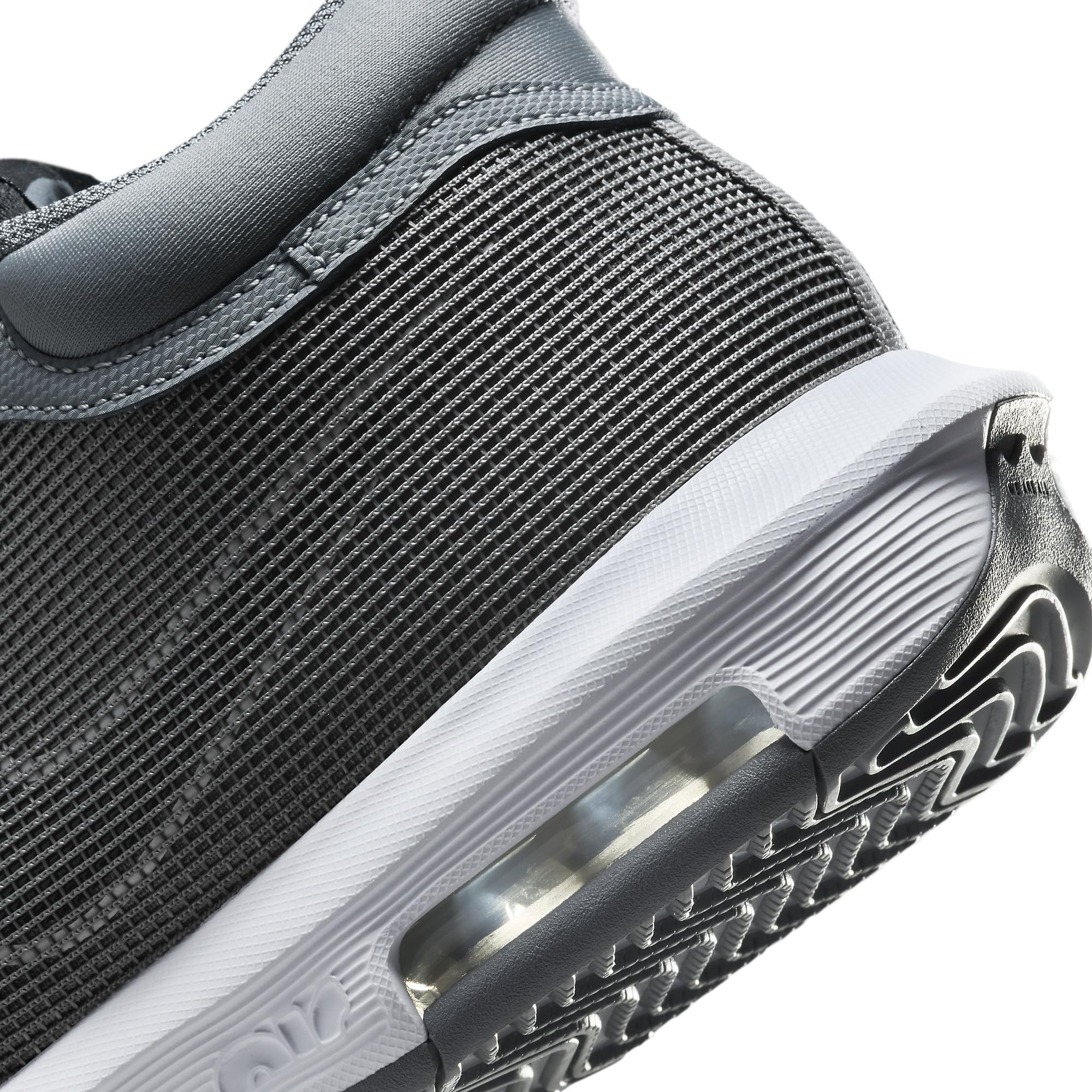 Nike Lebron Witness VIII Basketball ShoeUomo