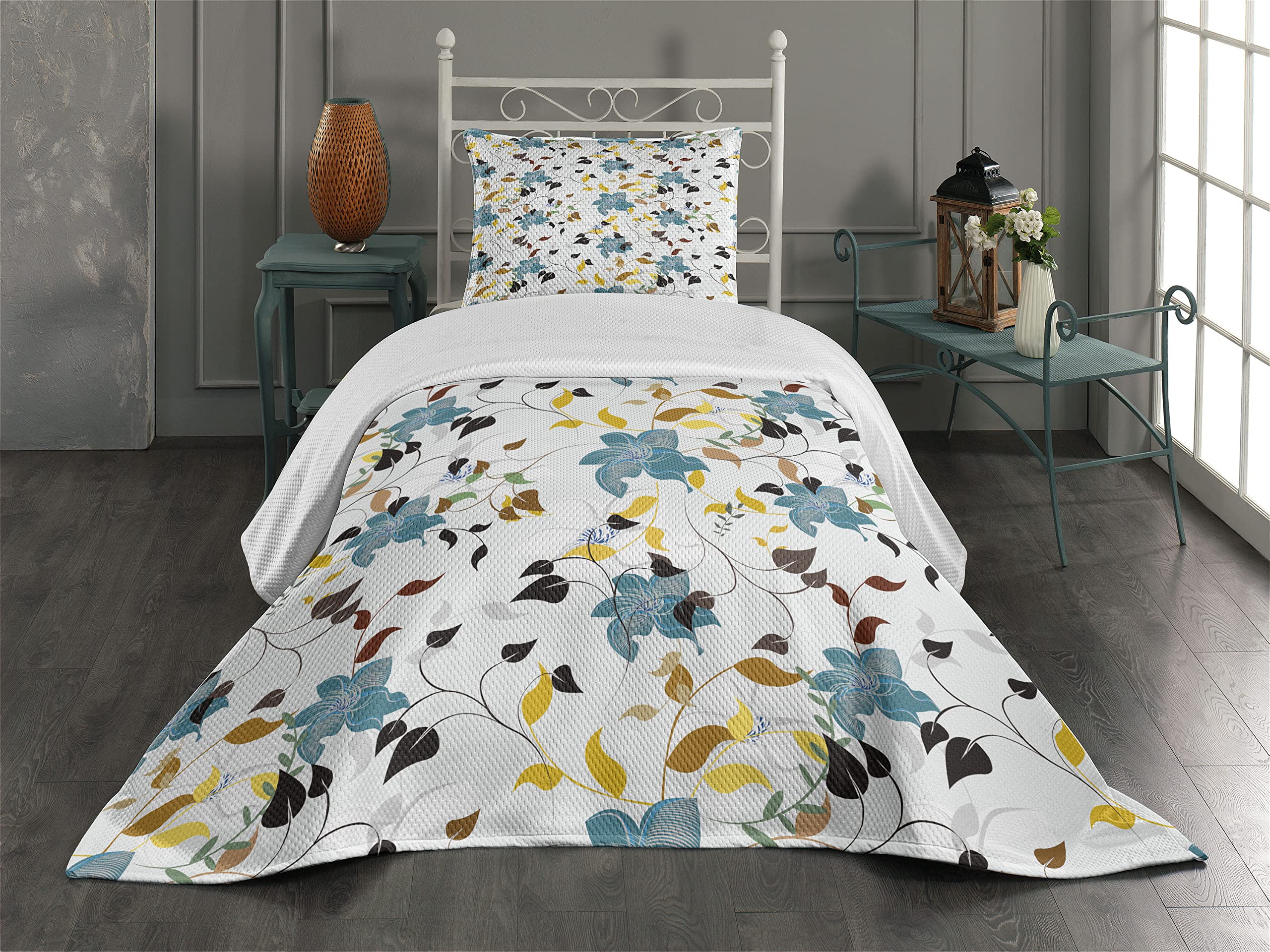 Ambesonne Leaf Coverlet, Seasonal Flowers with Colorful Leaves Poison Ivy Plant in Contemporary Design Print, 2 Piece Decorative Quilted Bedspread Set with 1 Pillow Sham, Twin Size, Blue Black