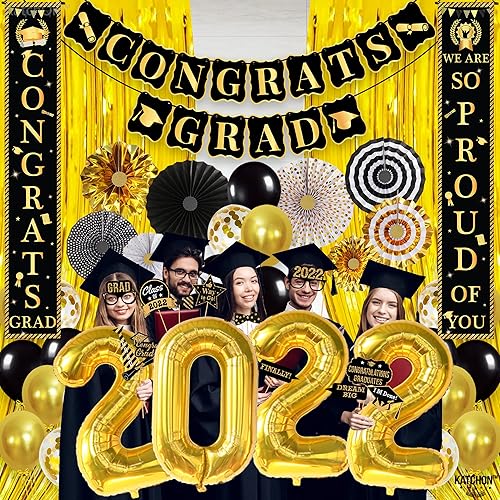 Miniatura 2 de Enormes decoraciones de fiesta de graduación 2022 – Paquete de 63 | Cartel «We Are So Proud Of You» con accesorios de cabina de fotos de graduación