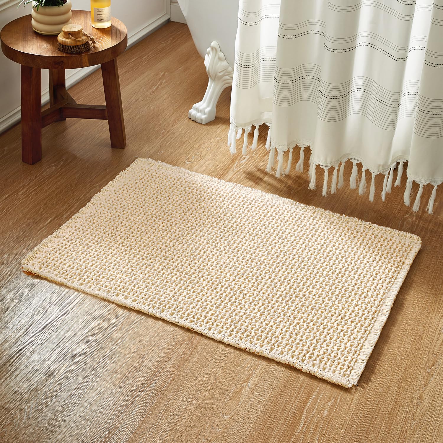 TYUU Boho Bathroom Rugs, Super Absorbent Non Slip Waffle Bath Mat Quick Dry Bath Rugs Washable Boho Farmhouse Bathroom Rugs, Beige 36"x24"