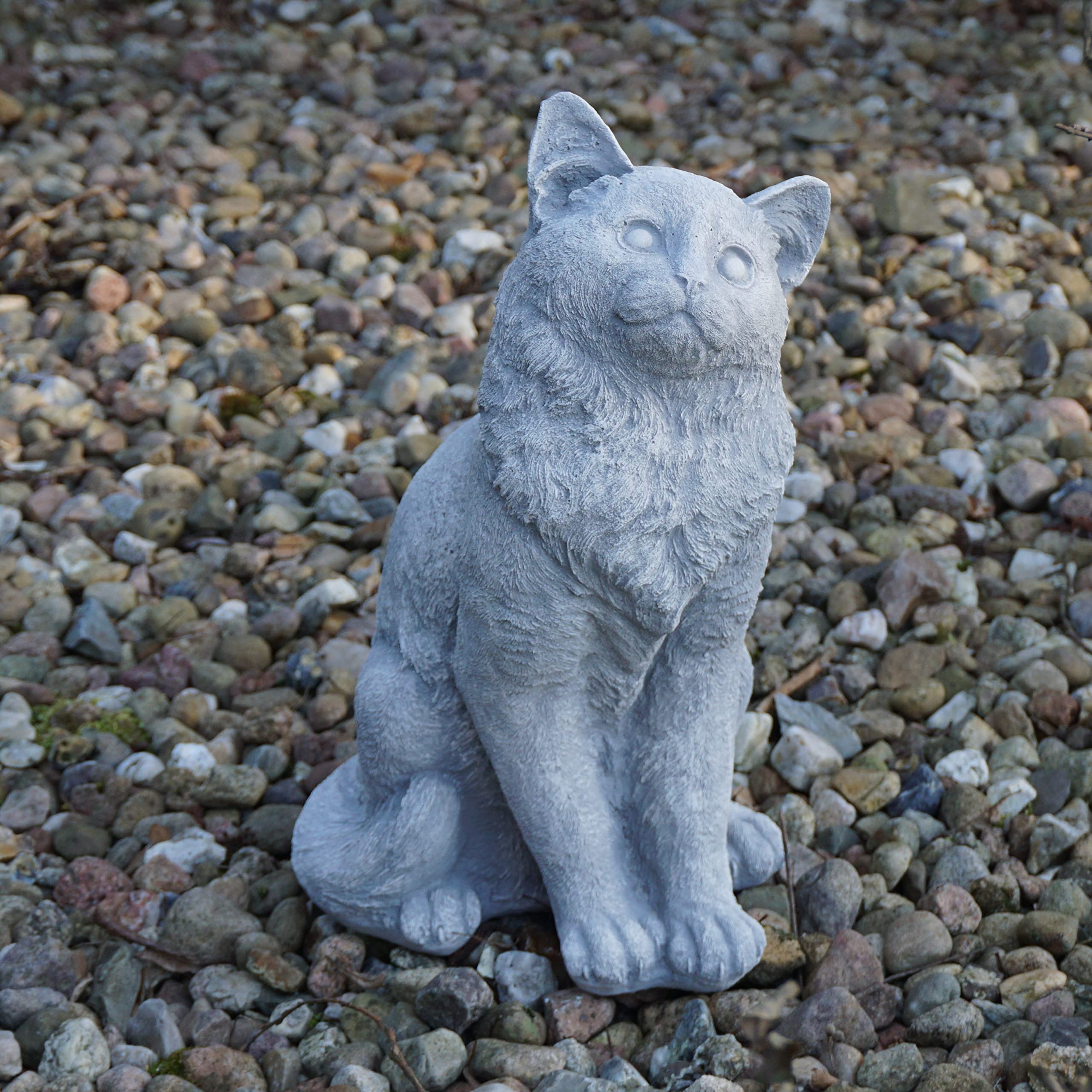 Grote stenen poes , kat , tuinbeeld
