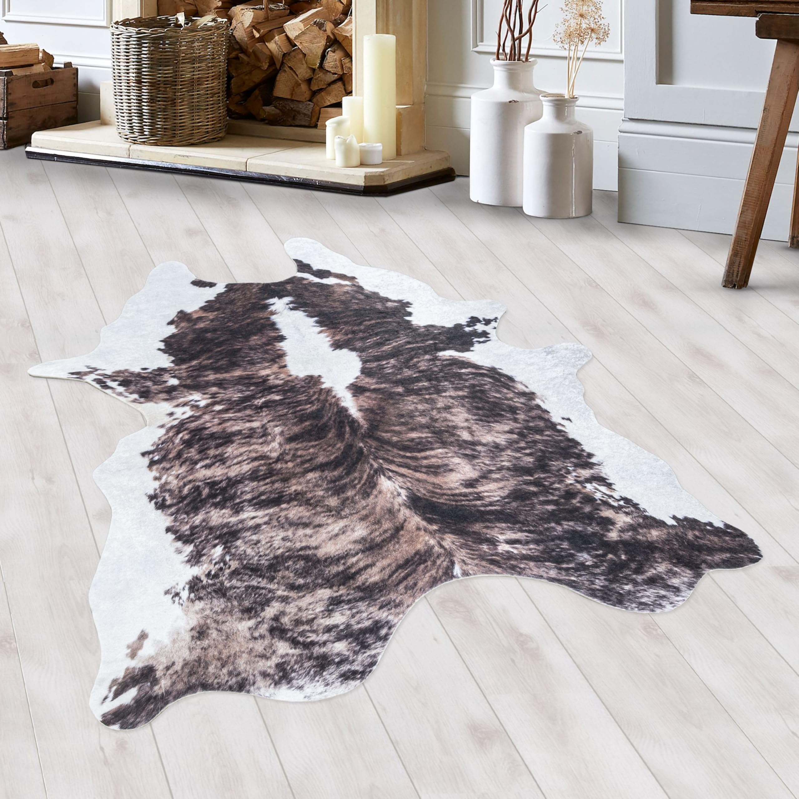 HomebyHome Kunstfell Teppich Braun-Creme 150x200 cm Waschbar & tierleidfrei Täuschend echtes Design rutschfeste Rückseite Weich & vielseitig für Wohnzimmer, Schlafzimmer & Wanddeko