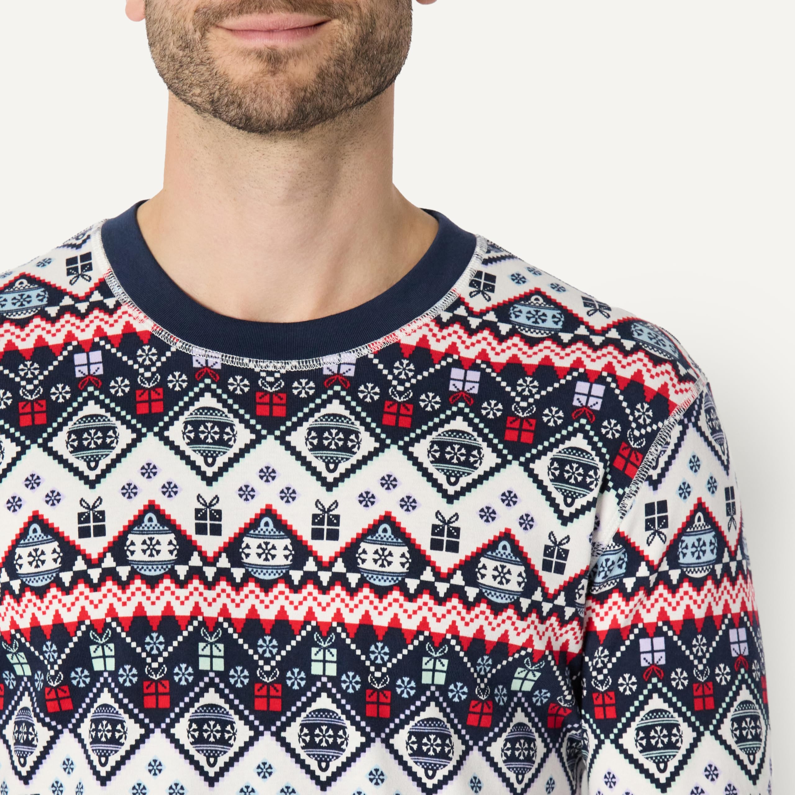 Amazon Essentials Completi Coordinati di Pigiami Natalizi per La Famiglia