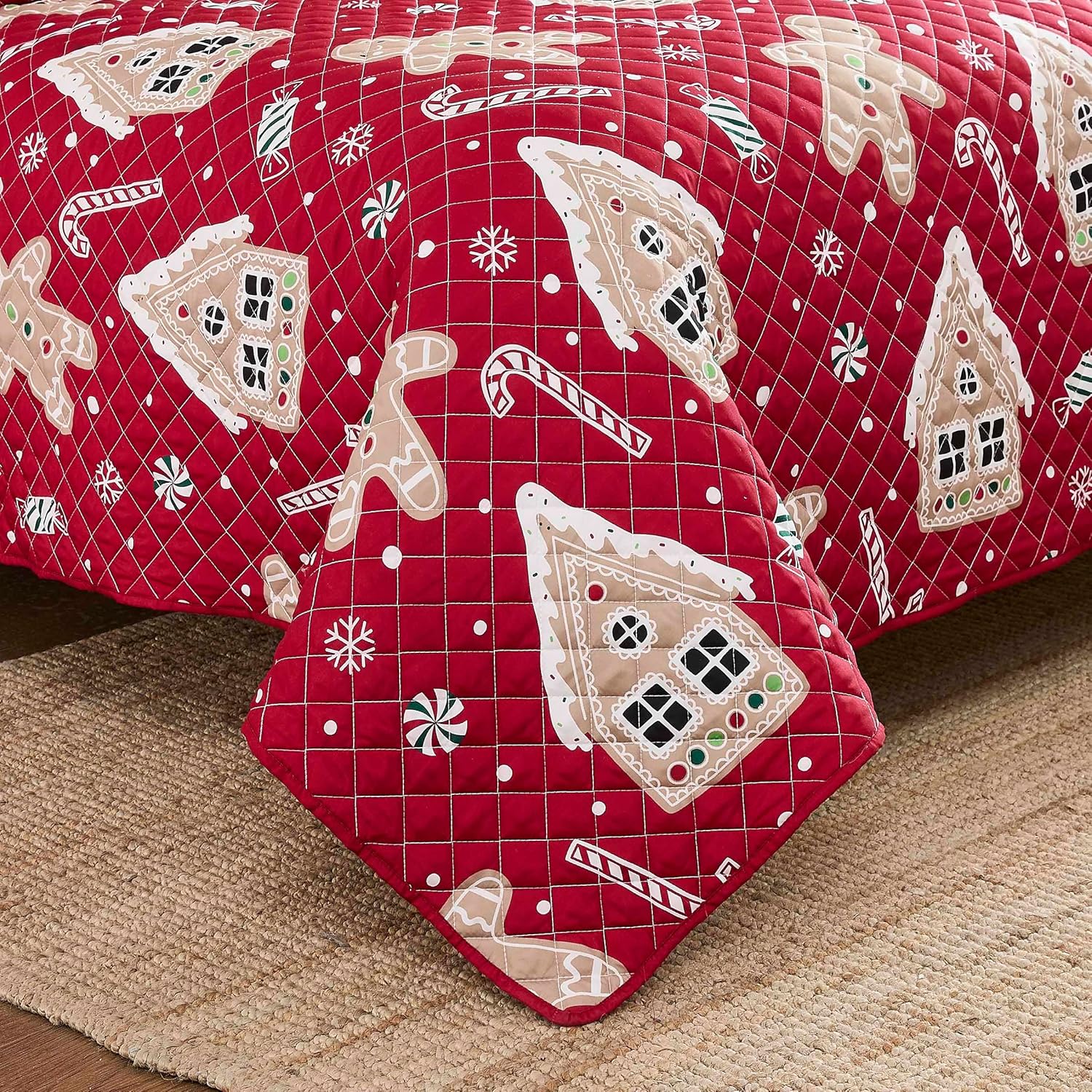 Avanti Linens - Twin Quilt Set, Reversible Bedding with Matching Sham, Medium Weight Bed Set, Christmas Room Decor (Holiday Lane)