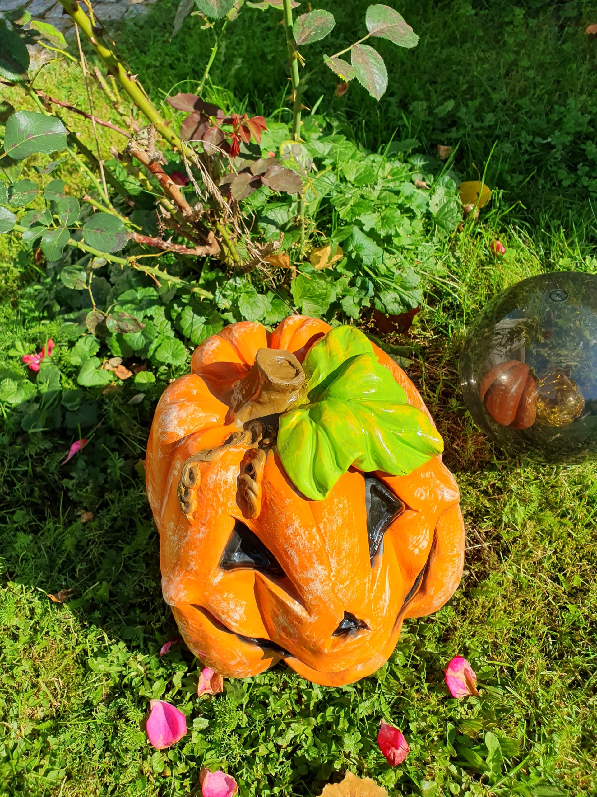 FABRIQ Gruseliger Kürbis Halloween Kunstharzfigur glasfaserverstärkt, handbemalt, Wetterfest, Outdoor für Garten, Halloween