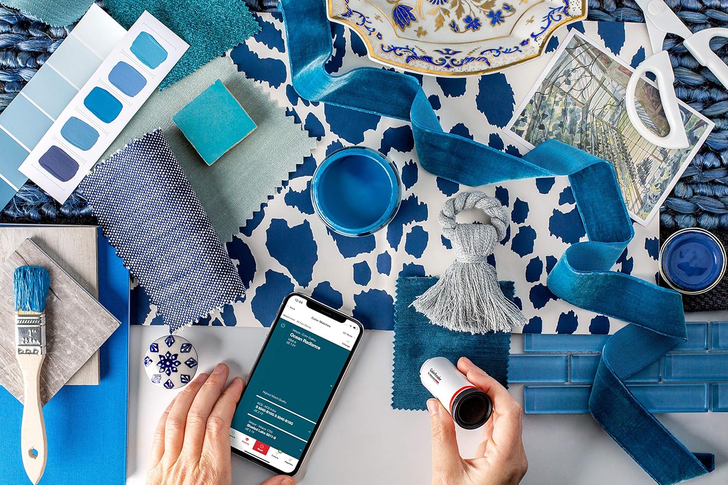 Datacolor ColorReader – Professional Digital Colorimeter & Paint Matching Tool; Instantly Identify HEX, RGB & CMYK Codes; Precise Delta E Accuracy for DIY, Designers & Painters