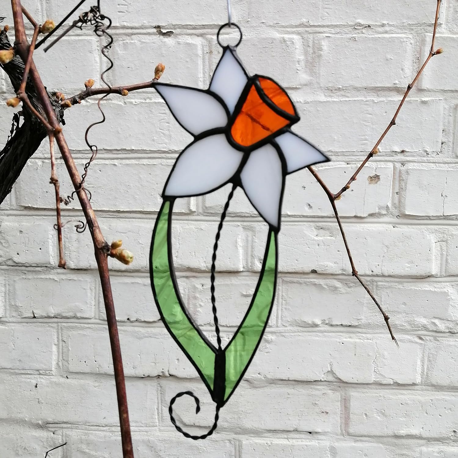 Daffodil on Stem with Leaves Stained Glass Suncatcher Window Hanging or Wall Decor, Decorative Handmade Narcissus Sun Catcher, Handcrafted Flower Ornament Orange White, Mom Birthday Gift from Daughter