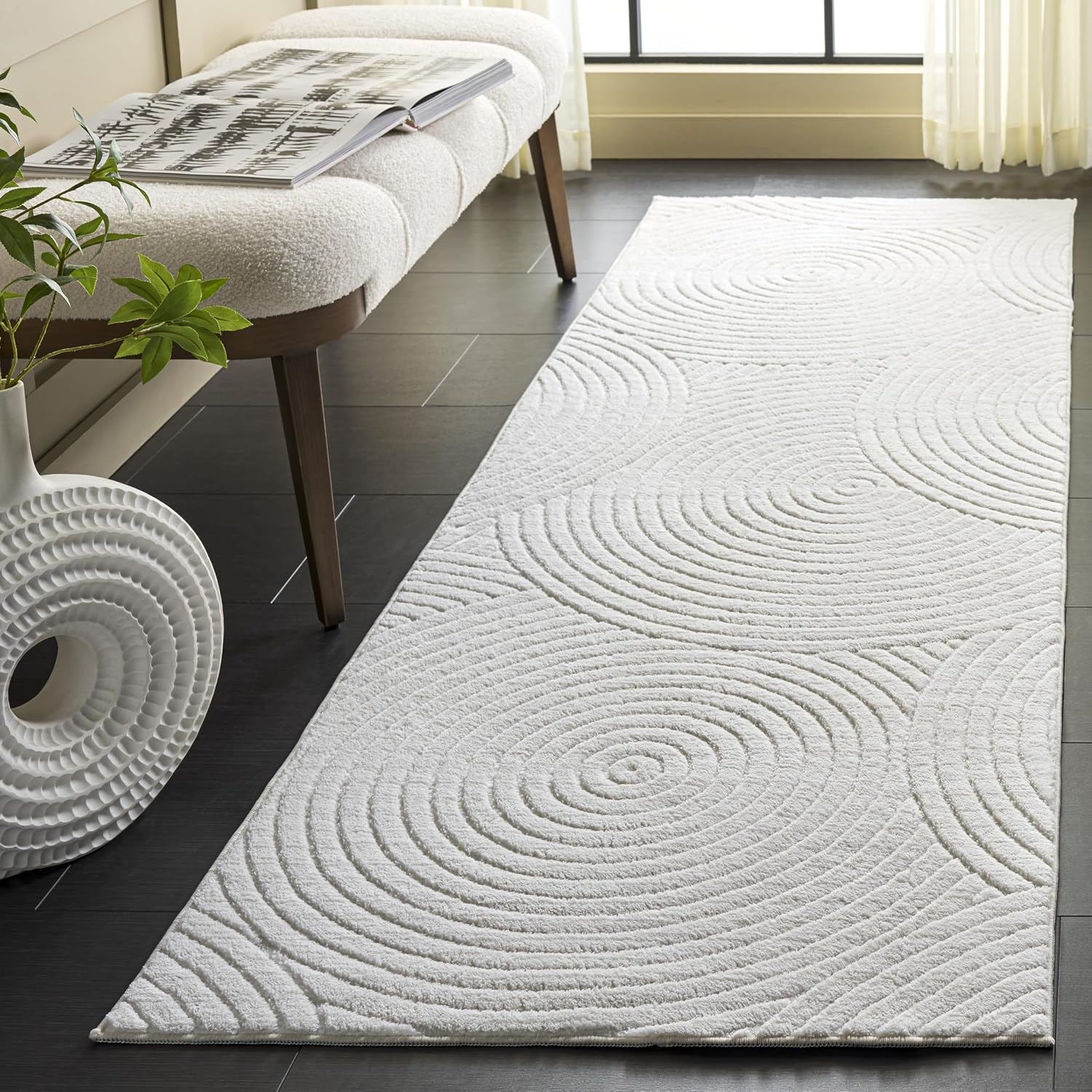 SAFAVIEH Washable Rug Versailles Collection - 5' x 8', Ivory, Slip Resistant & Easy to Clean, Ideal for Living Room, Bedroom, Dining Space (VRS667A)