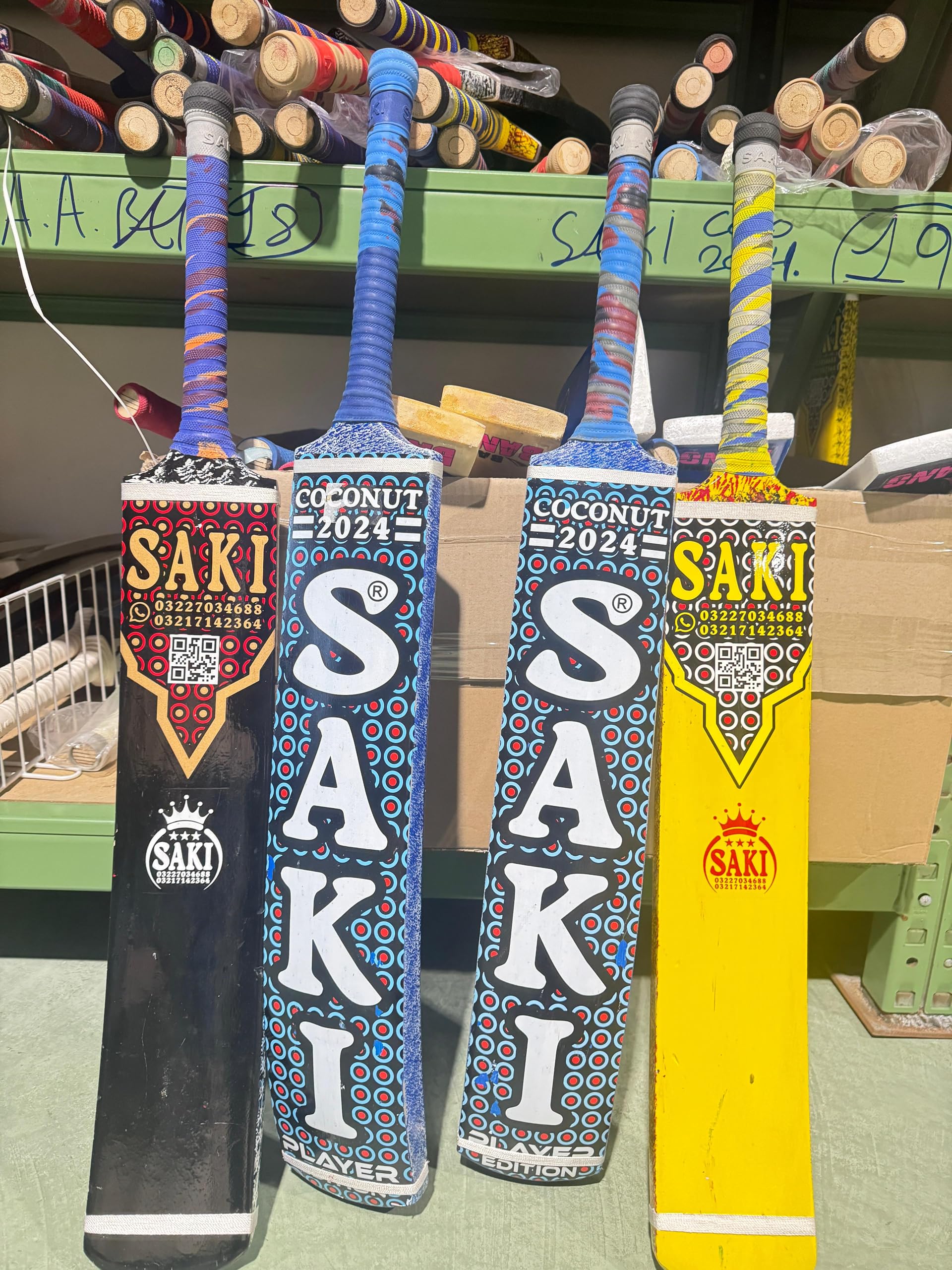 Saki 2024 Srilankan Noix de coco Tape Ball Bat