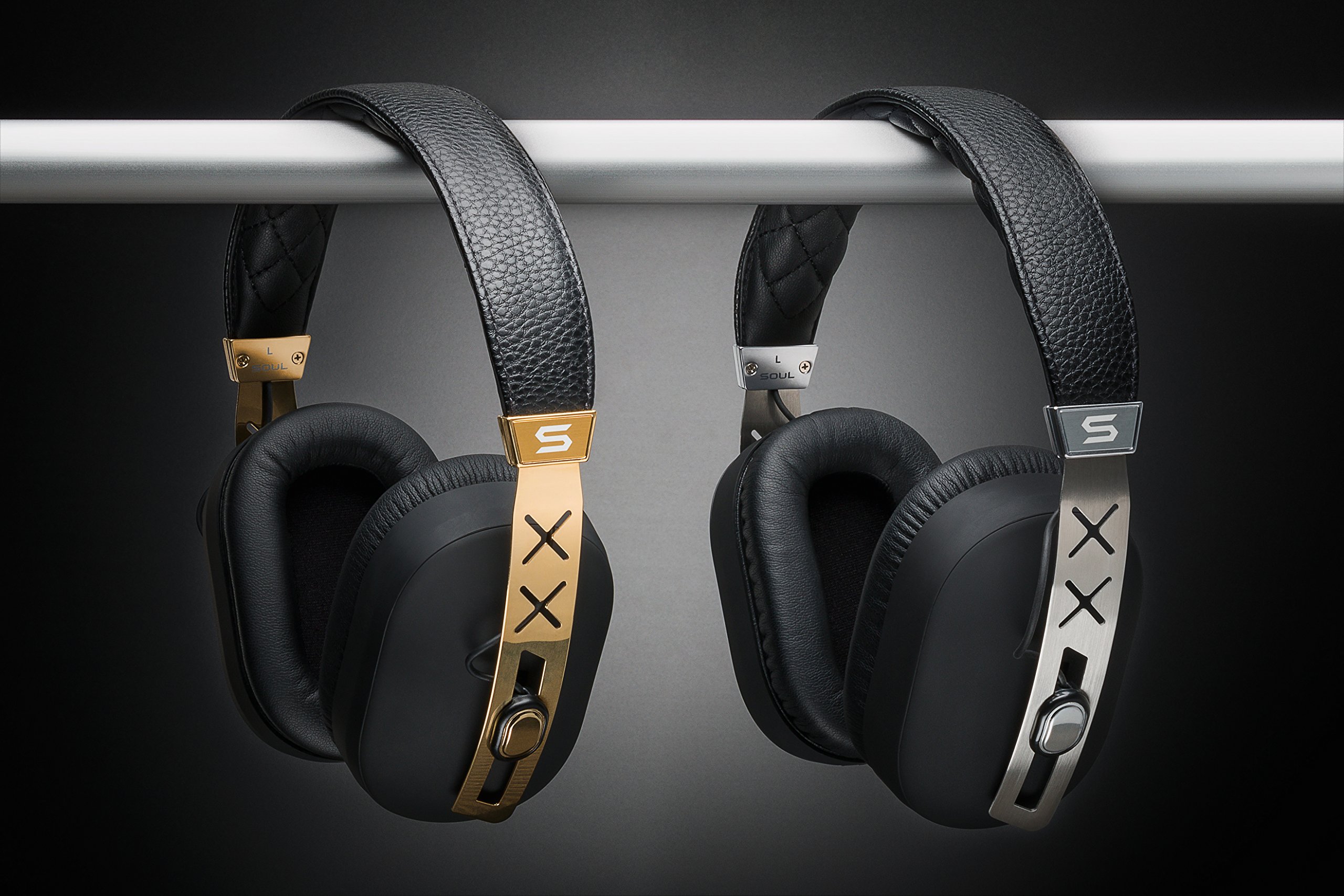 Soul Jet Pro - Auriculares de diadema cerrados (con micrófono, control remoto integrado, reducción de ruido, 3.5 mm), plateado