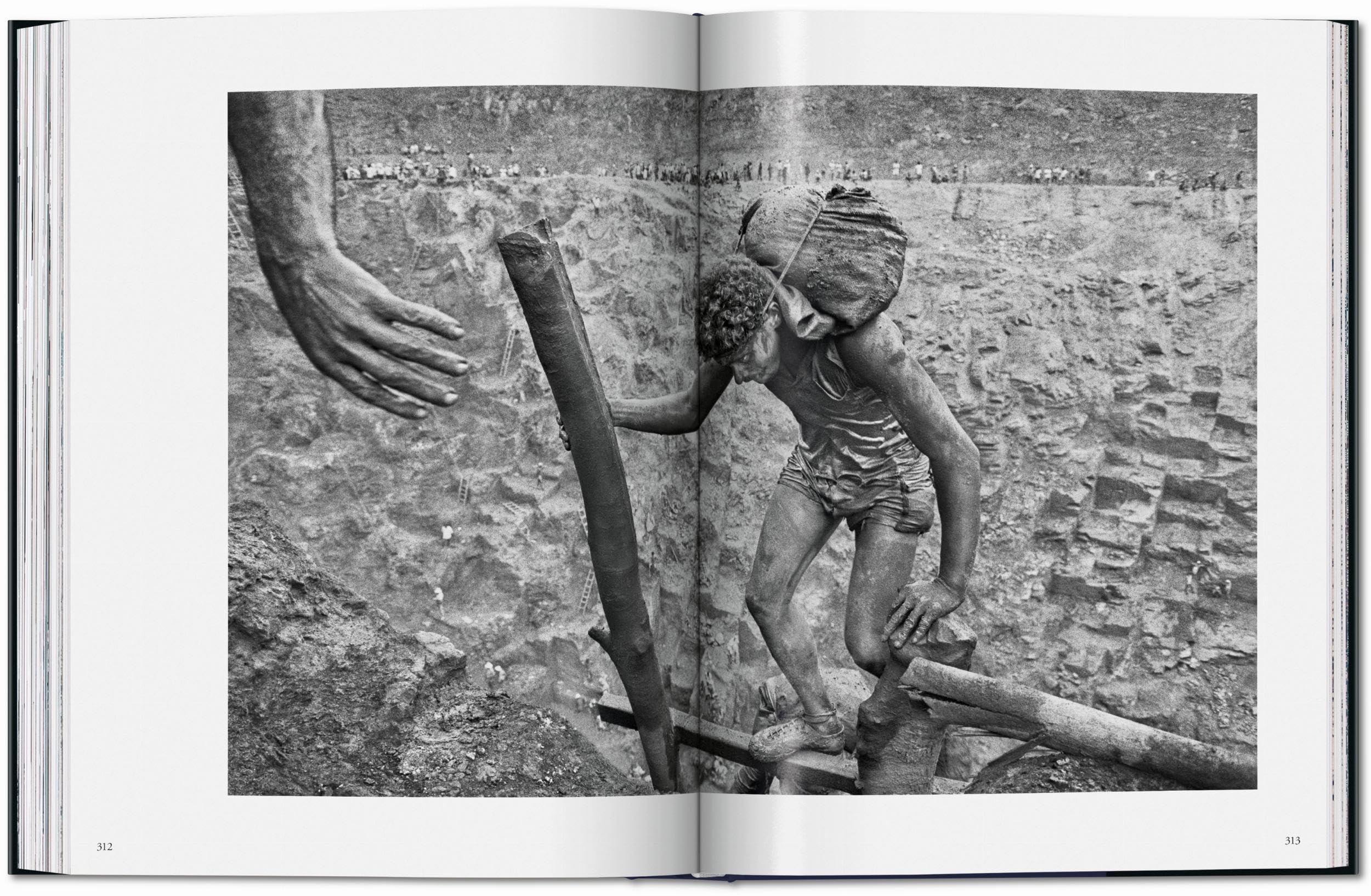 Sebastião Salgado. Workers. An Archaeology of the Industrial Age (Photography Book)
