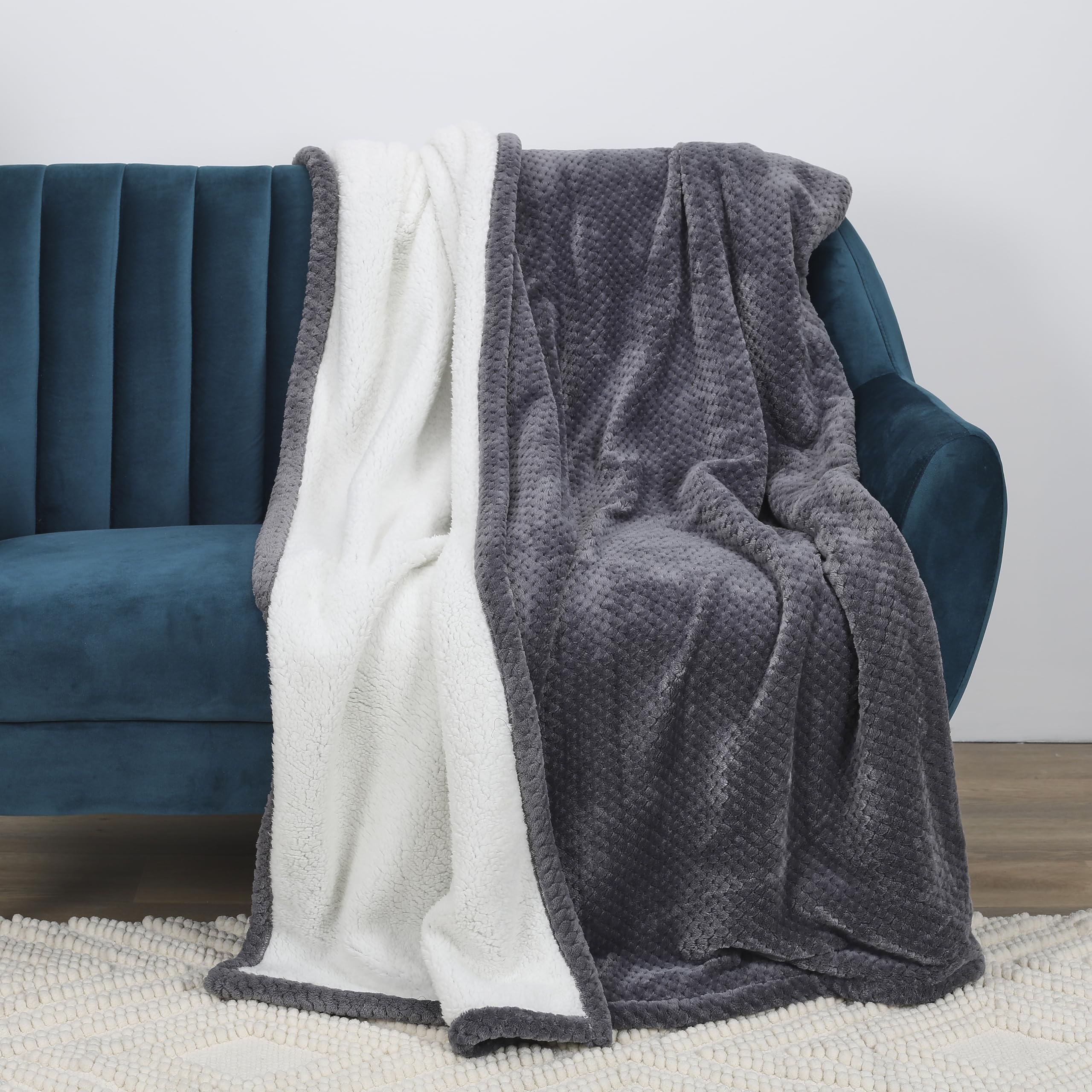 HOME DECO FACTORY Plaid Doux en Nid d'abeille 180x220 cm Décoration Gris | Polyester, plaid doux nid d'abeille, 180x220 cm, décoration intérieure, canapé ou lit, gris