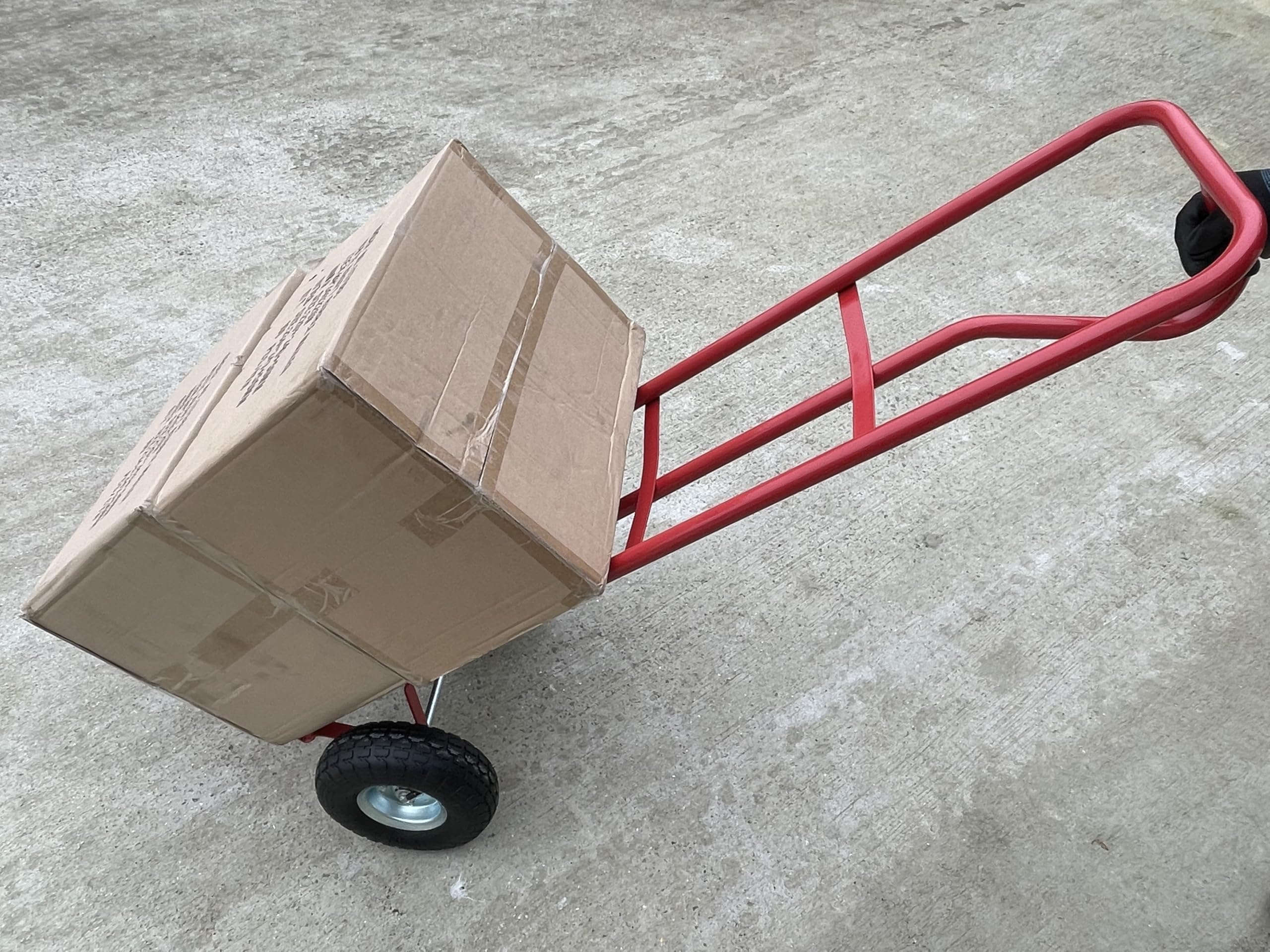 Carro rojo para manipular materiales de acero resistente, capacidad de carga de 200 kg, 2 ruedas neumáticas, 1310 mm de alto x 550 mm de ancho x 460 mm de profundidad