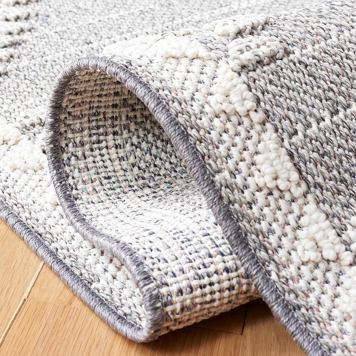 SAFAVIEH Global Collection Area Rug - 5'3" x 7'6", Dark Grey & Ivory Indoor & Outdoor Non-Shedding Easy Cleaning Patio Backyard Deck Porch Mudroom Area Rug