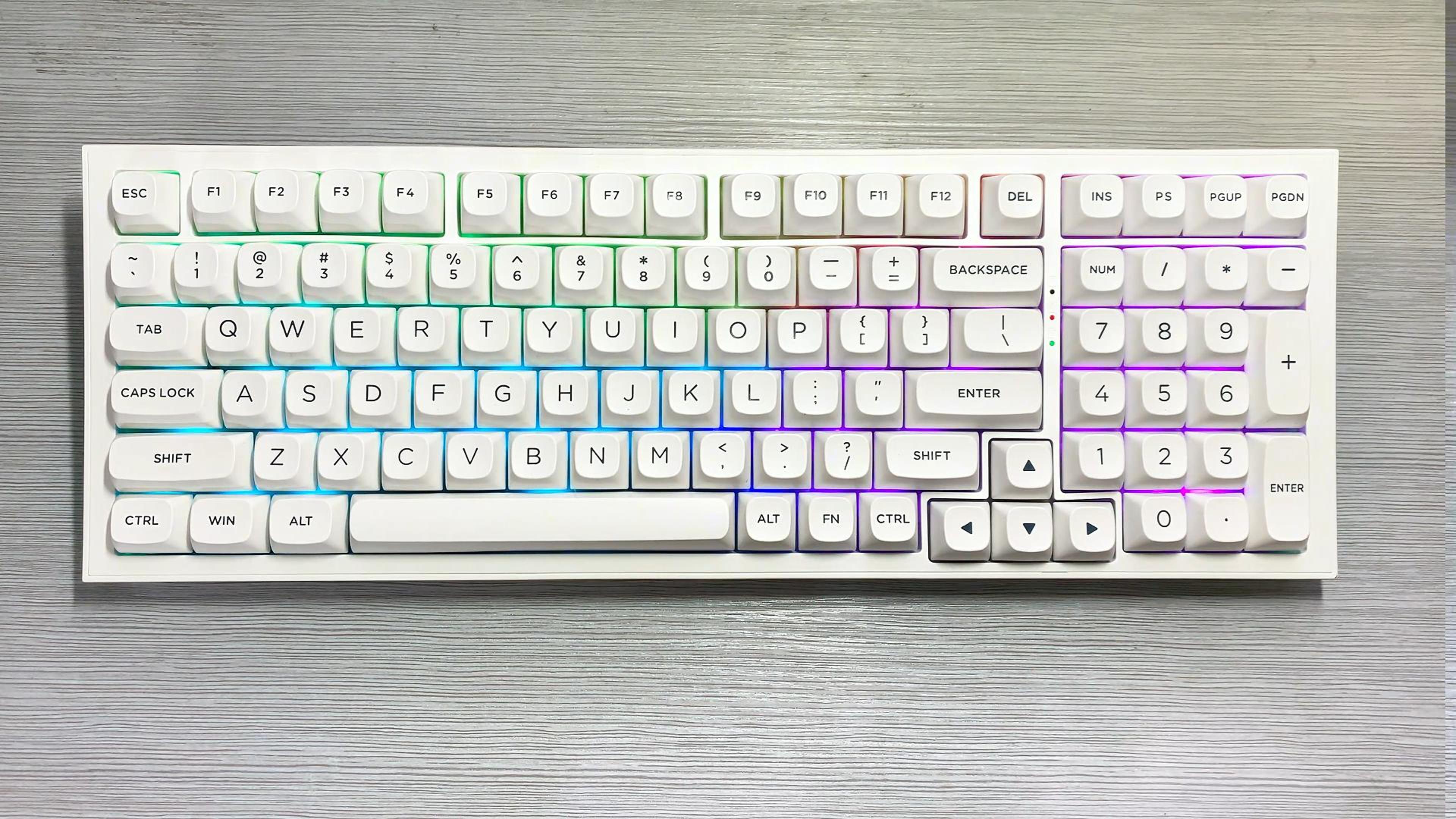 Amazon | Redragon K723 ゲーミングキーボード ワイヤレス 銀軸