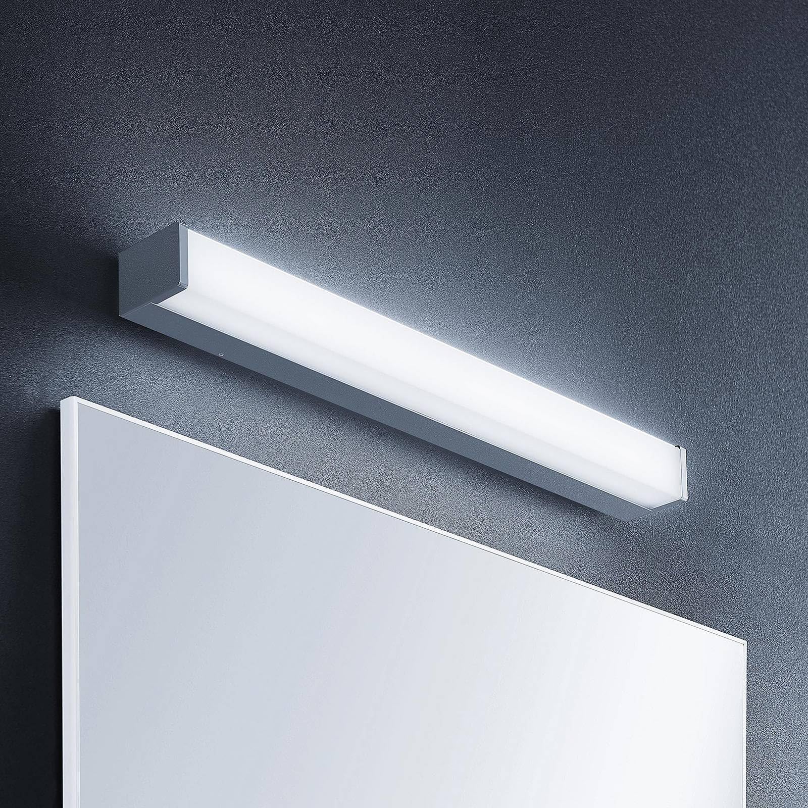Lindby LED Wandleuchte, Wandlampe Bad Klea (spritzwassergeschützt (Modern) in Chrom aus Aluminium (1 flammig) - Wandleuchten Spiegelleuchte Badezimmer Wandbeleuchtung Badezimmerleuchte
