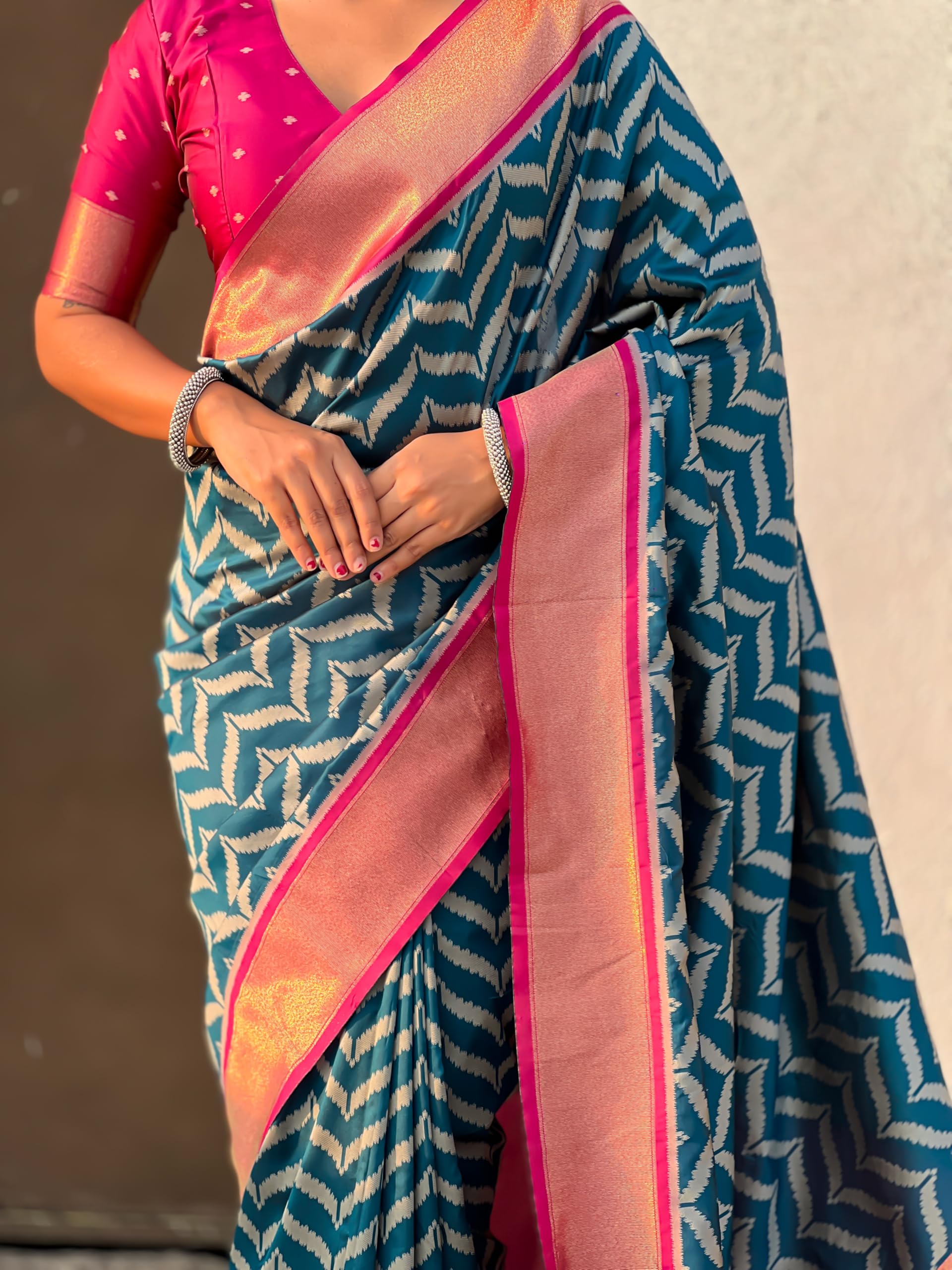 SGF11 Women's Kanjivaram Patola Soft Pure Silk Sarees With Unstitched Blouse Piece product image 6