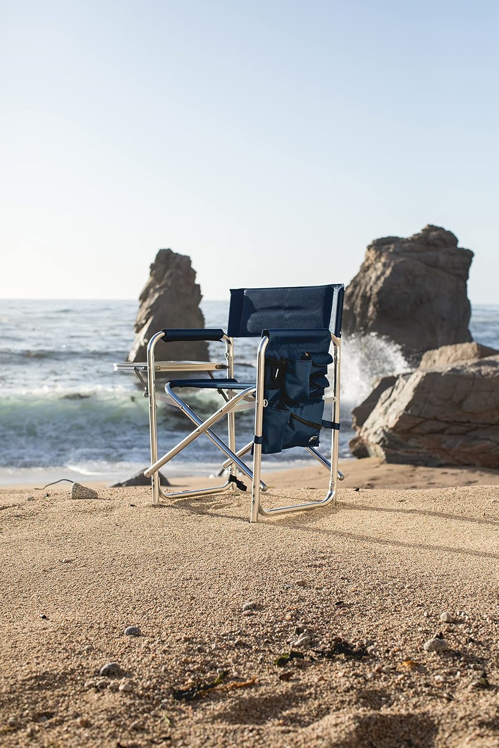 PICNIC TIME Star Wars Jedi Knight Sports Chair with Side Table, Folding Beach and Camp Chair, Portable Outdoor Chair with Carry Strap and Storage Pockets, (Navy Blue)