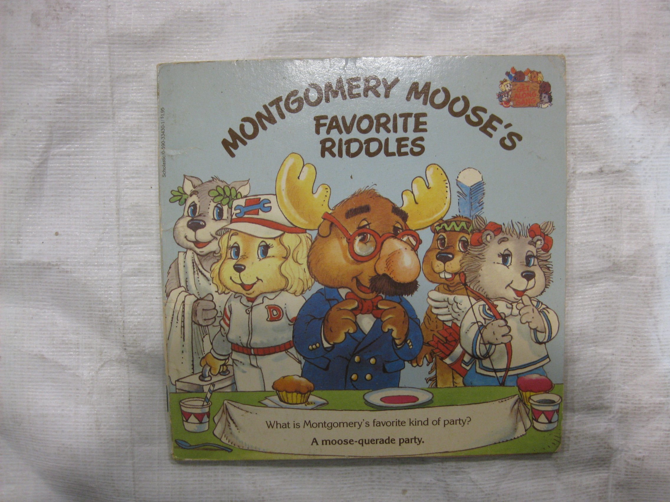 Montgomery Moose's Favorite Riddles: Thaler, Mike: 9780590334303 ...