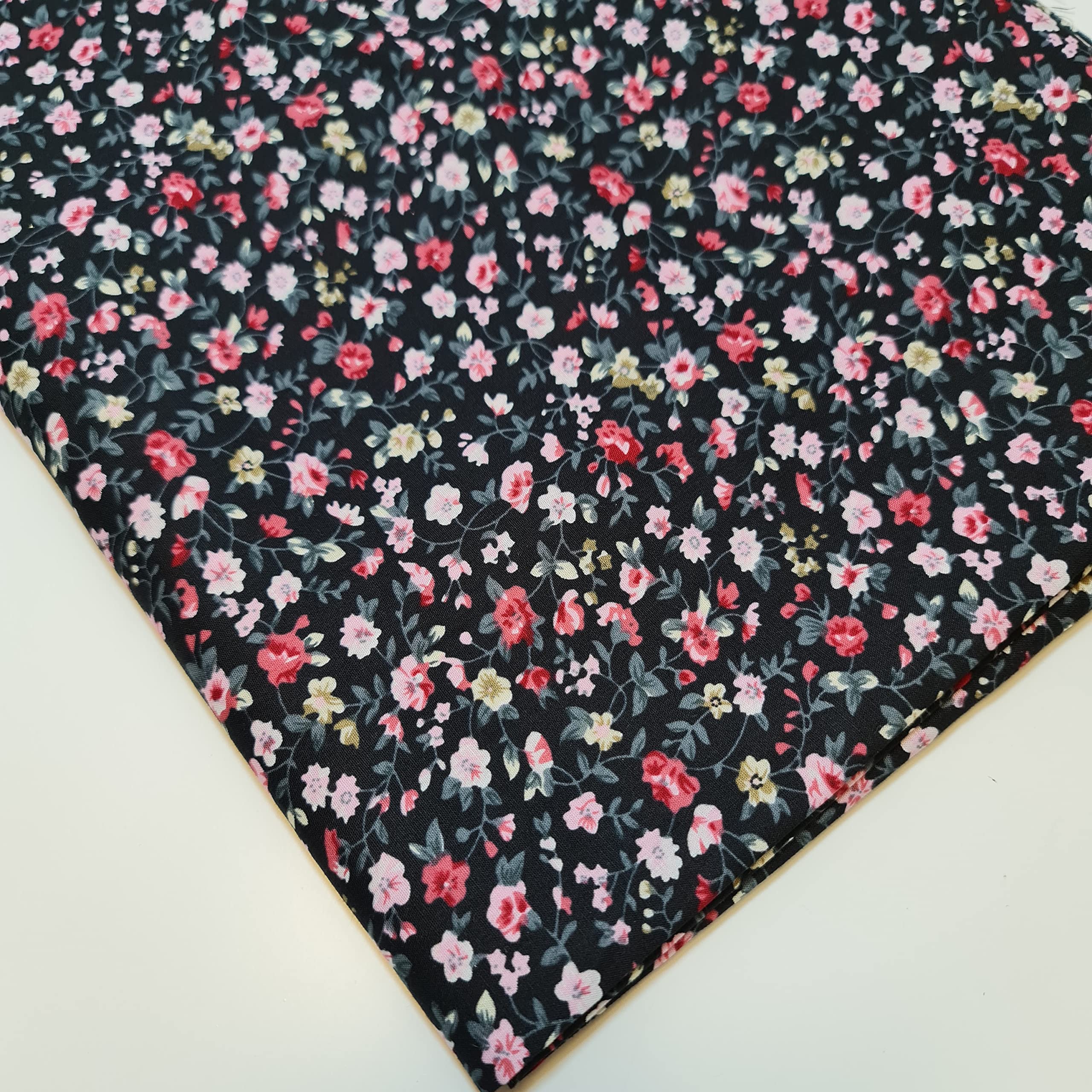 Tessuto 100% popeline di cotone con stampa floreale Ditsy abito artigianale morbido tessuto 147,3 cm (nero)