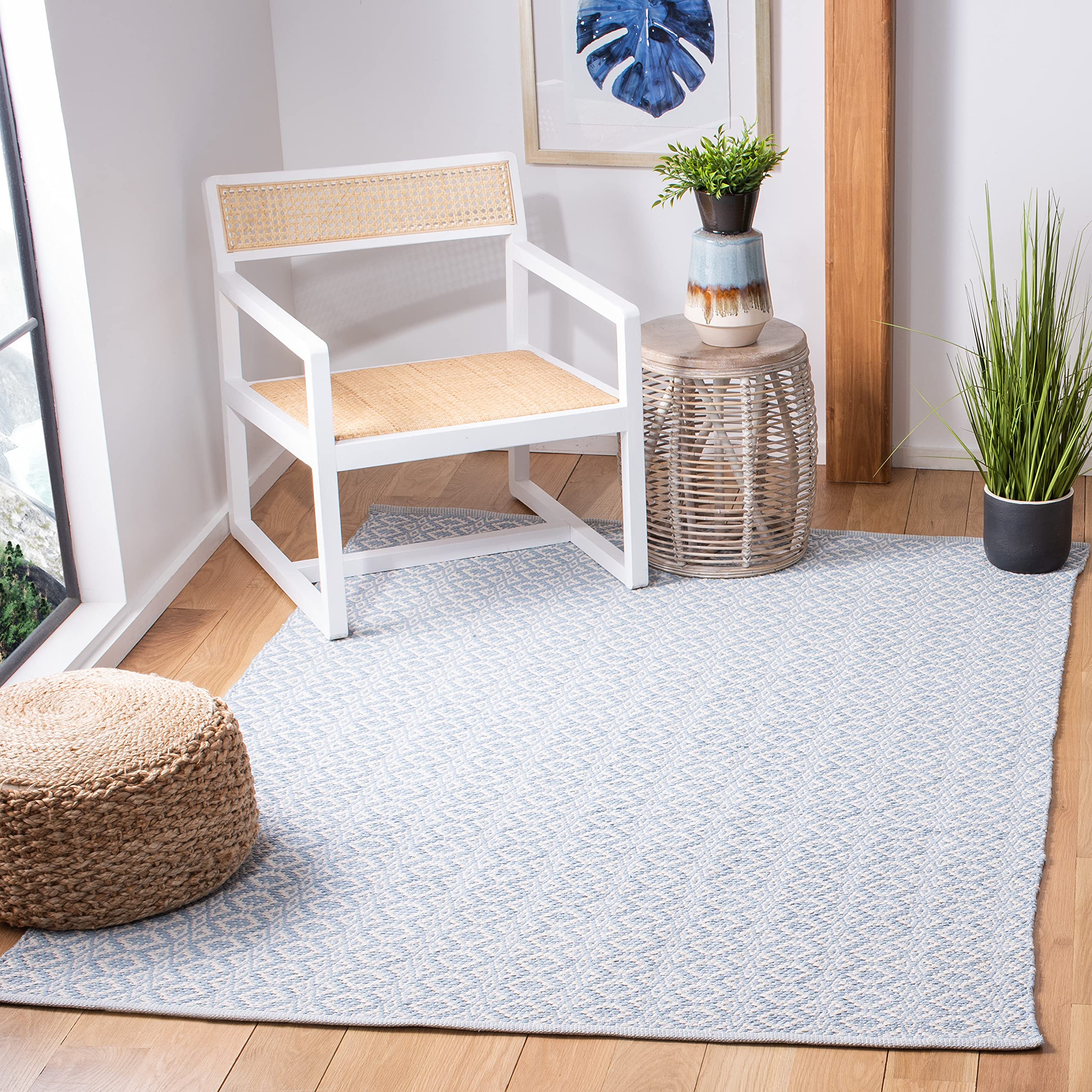 Safavieh Modern Indoor Flatweave Rectangle Area Rug, Montauk Collection, MTK716, in Ivory / Light Blue, 122 X 183 cm for Living Room, Bedroom or Any Indoor Space