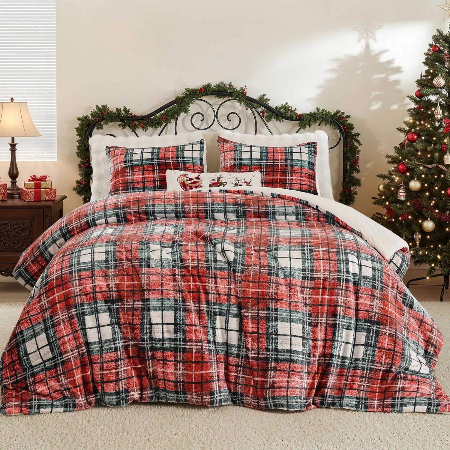 JANZAA Christmas Queen Comforter Set, Flannel Comforter with Red Plaid, Soft Cozy Fleece Bedding Set 3 Pieces Fluffy Comforter Set 1 Queen Comforter(90"*90") and 2 Pillowcases (20"*26")