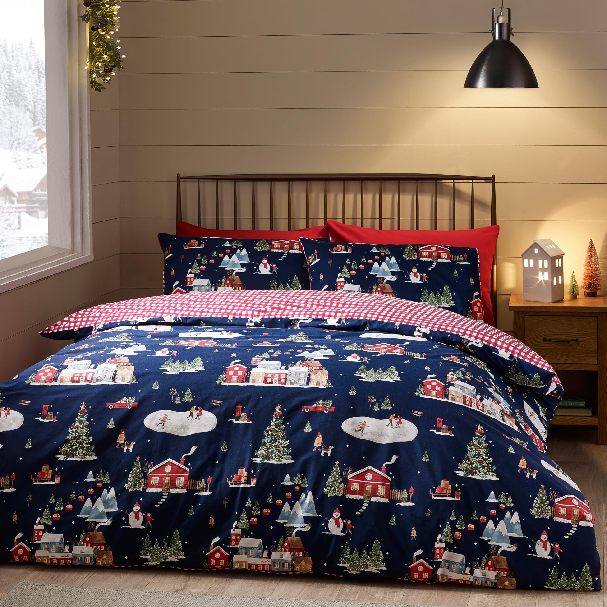 Catherine Lansfield Christmas Ski Village Reversible Super King Duvet Cover Set with Pillo...