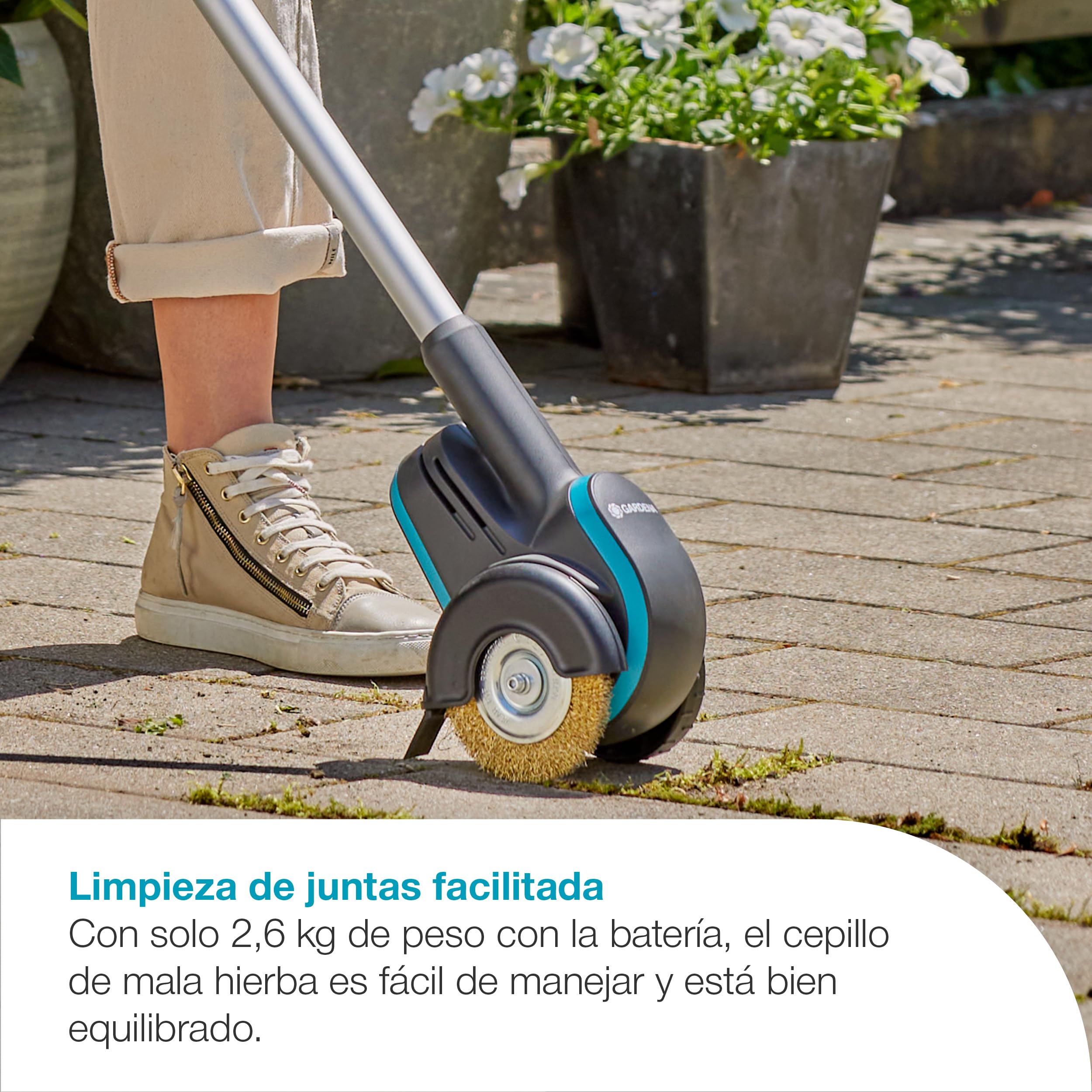 Gardena Cepillo para las malas hierbas a batería EasyWeed 1800/18V P4A Set listo para usar: Limpiador de juntas de malas hierbas, Fácil de manejar, Disco de alambre de acero (14820-20)