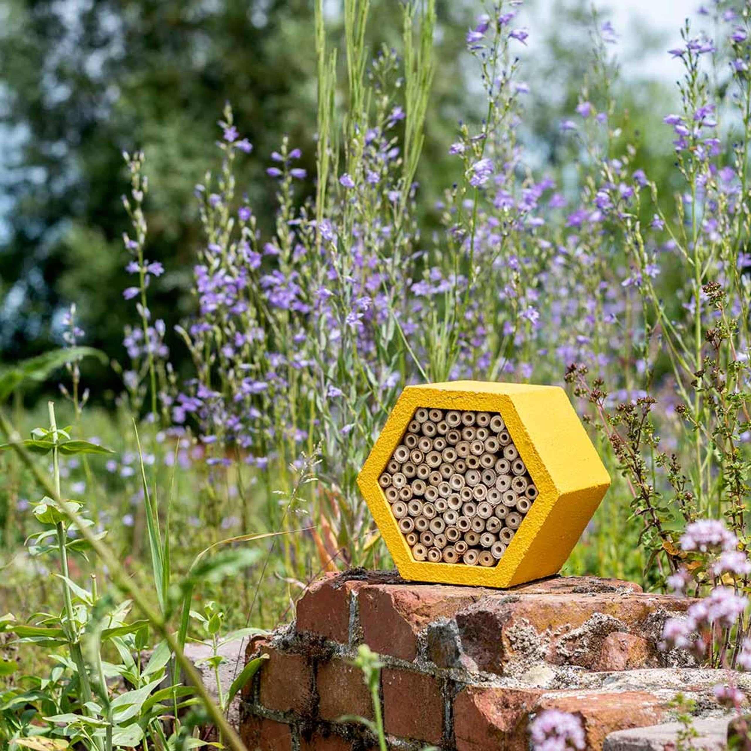 CJ Wildlife Bug Hotel – Bee Hotel Insect Hotel – Woodstone Yellow Wood With Replaceable Bamboo Tubes – Garden Wildlife Habitat