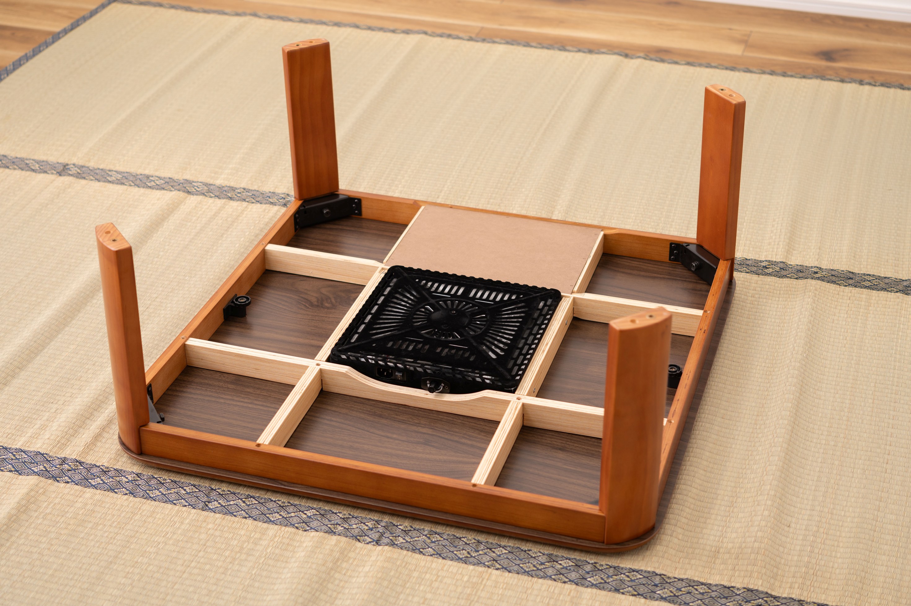 DOKODEMO KOTATSU 360° ceramic heater Lasko CT22360C 360 Degree Rotating Heater | The Home Depot