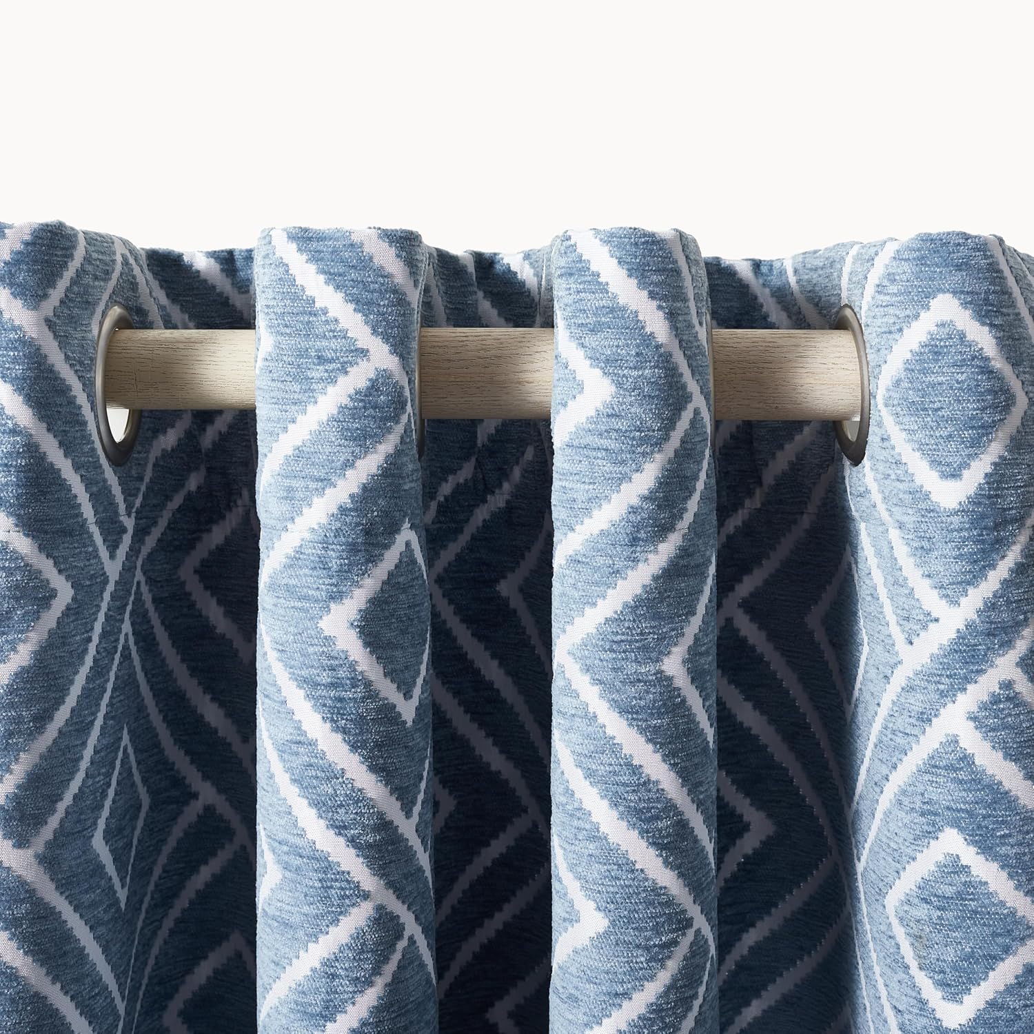 SAFAVIEH Home Collection Cecille Blue 52 x 96-inch Single Panel Window Treatment Grommet Top Curtain