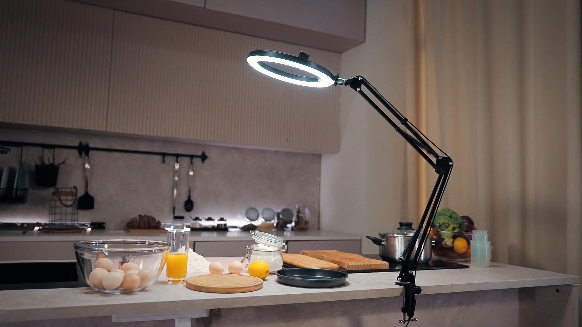 Selfie Light Adjustable Overhead Camera Mount With 10&