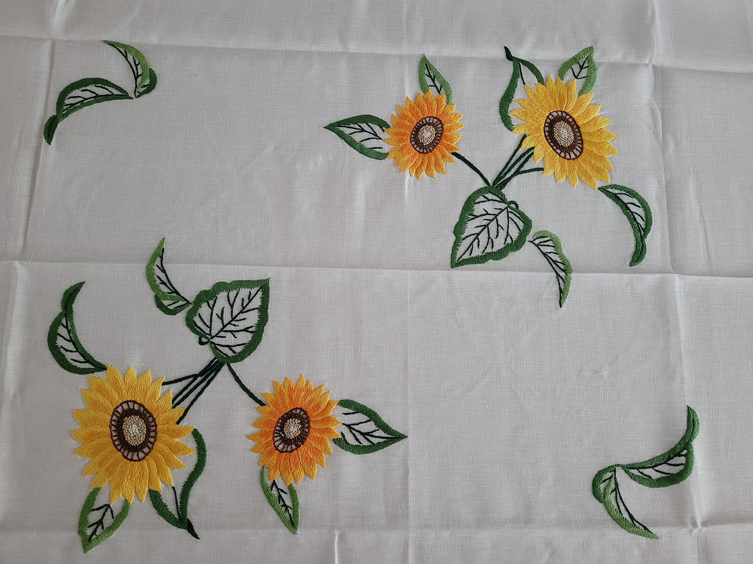 Tischdecke x12 aus reinem Leinen mit Sonnenblumen-Stickerei, komplett von Hand gefertigt.