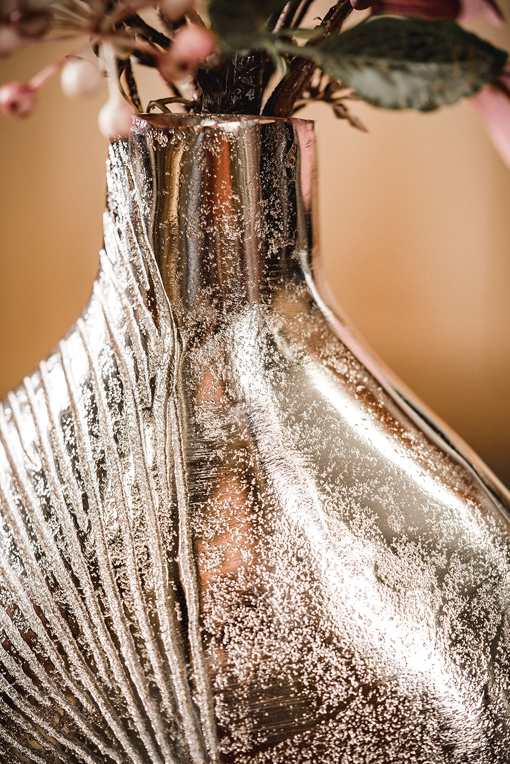 Brandsseller Vase De Fleurs 39 Cm Vase De Décoration Vase De Table En Aluminium Massif Décoration De Table Argenté Structure Nervurée - 14 Cm