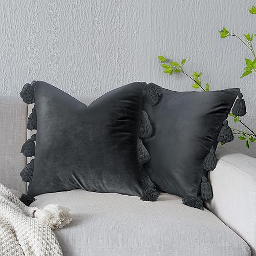 DriftAway Fundas de almohada bohemias modernas, rústicas, decorativas para el hogar, con borlas de terciopelo para cama, sofá o banco, 2 piezas de