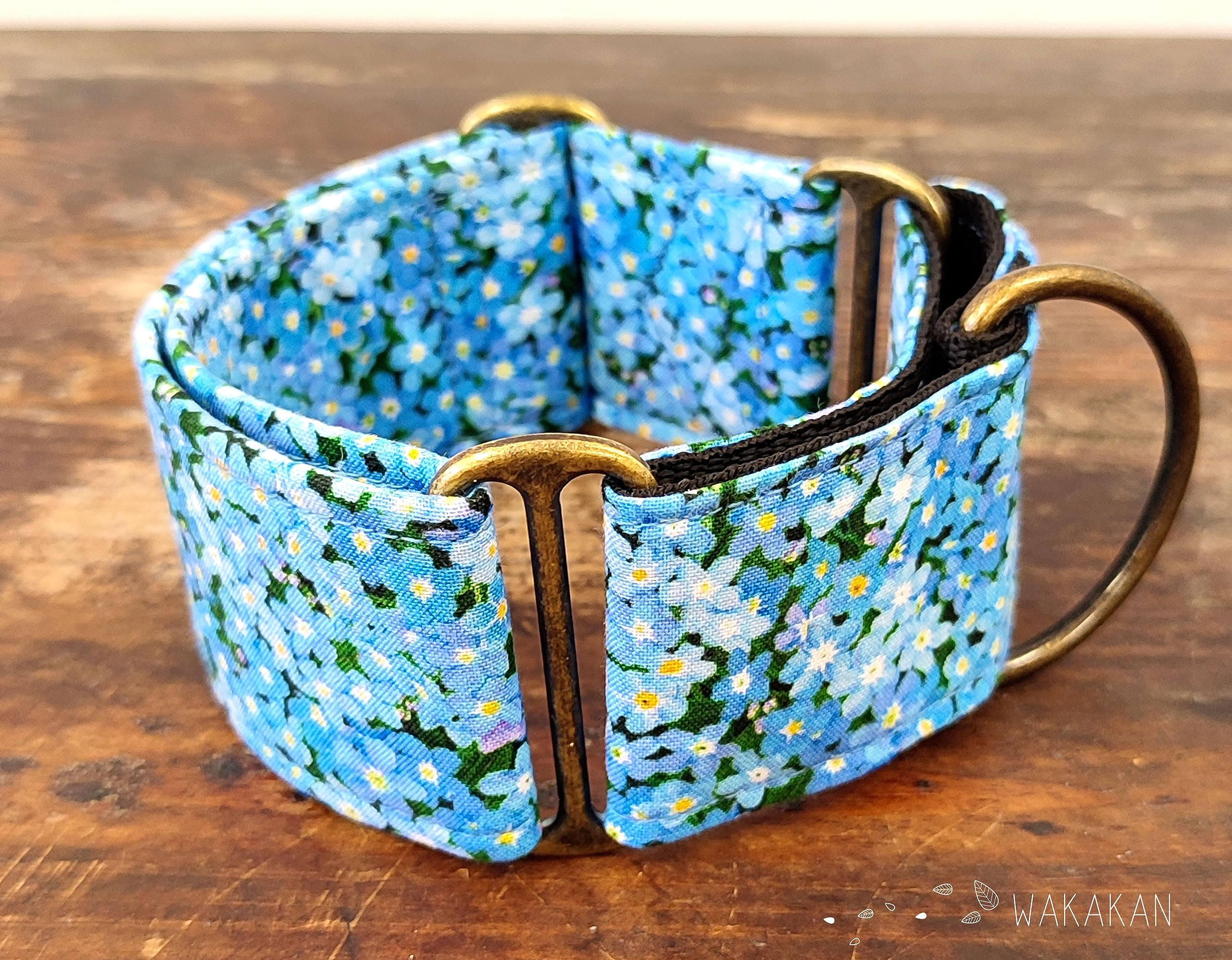 Collar Martingale Para Perro: Tiny Blue Flowers, Hecho a Mano en España por Wakakán