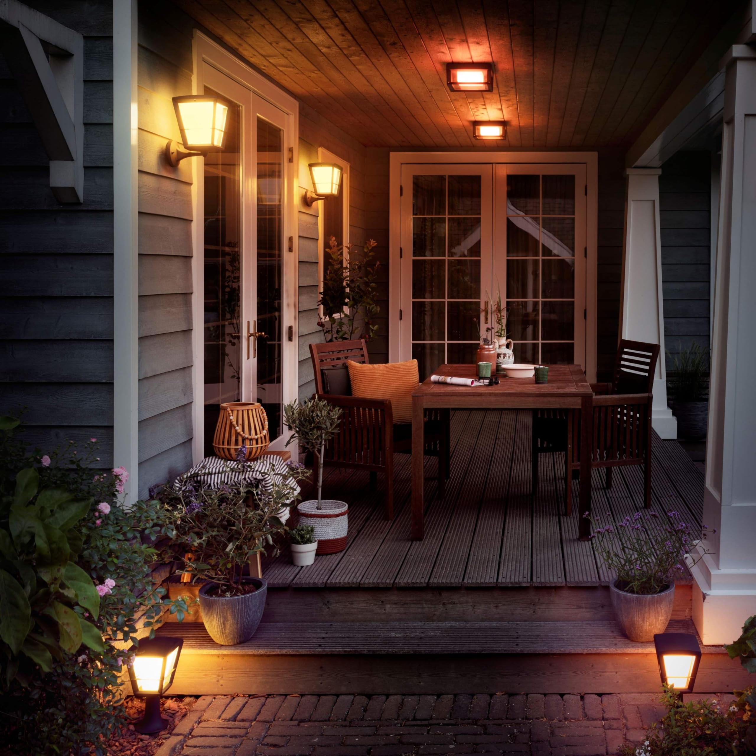 Philips Hue White & Color Ambiance ECONIC Applique extérieure montante - Noir, fonctionne avec Alexa, Google Assistant et Apple Homekit