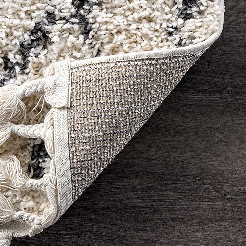 Miniatura 3 de nuLOOM Nieves - Alfombra marroquí con borlas de diamantes, 8 x 10, color blanco roto