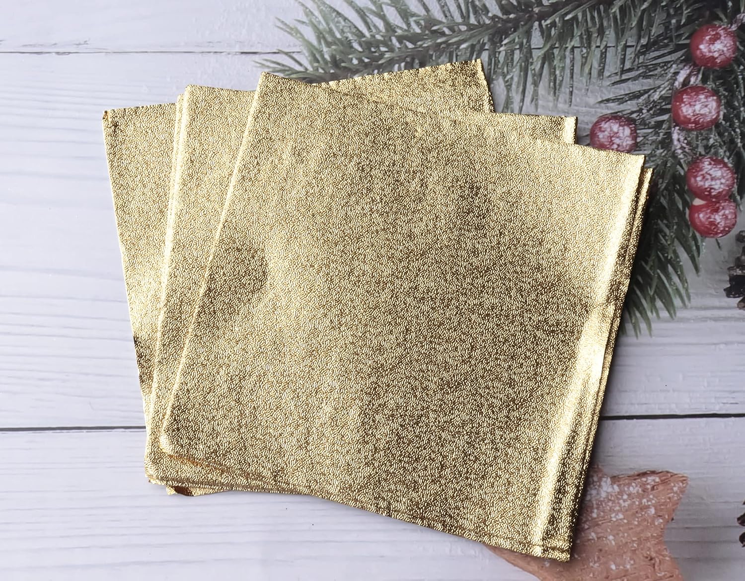 Sowaka 100 Pcs Chocolate Wrapper 4 x 4 Inch Aluminum Foil Wrapper Gold Square Wrapping Paper for Candies Packaging Decoration DIY Home Kitchen Homemade Cookies Parties Favors (Gold)