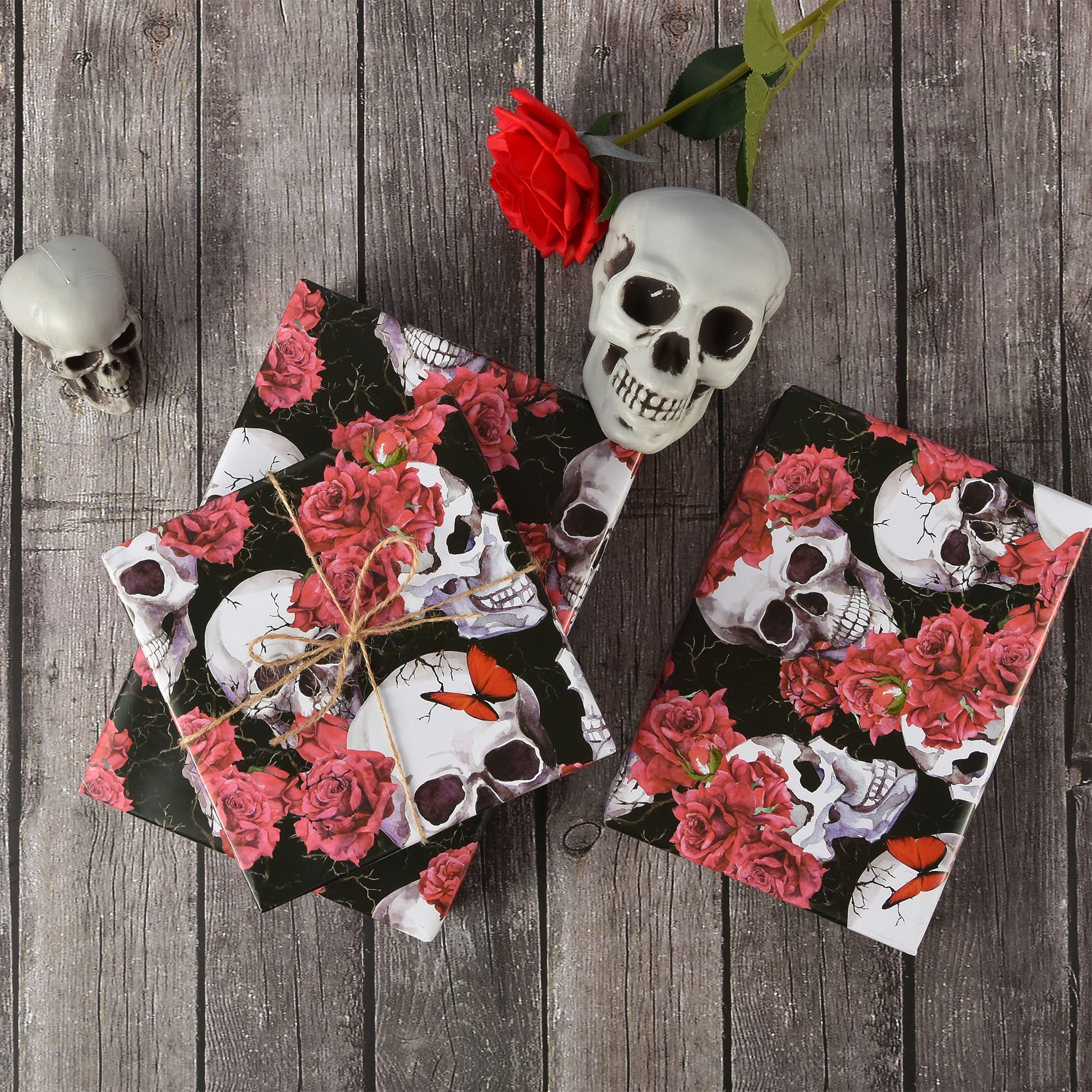 Titiweet Gotycki papier do pakowania Halloween - wzór czaszki i kwiatów, 6 arkuszy papieru do pakowania prezentów na Halloween, Boże Narodzenie, 50 x 61 cm na arkusz