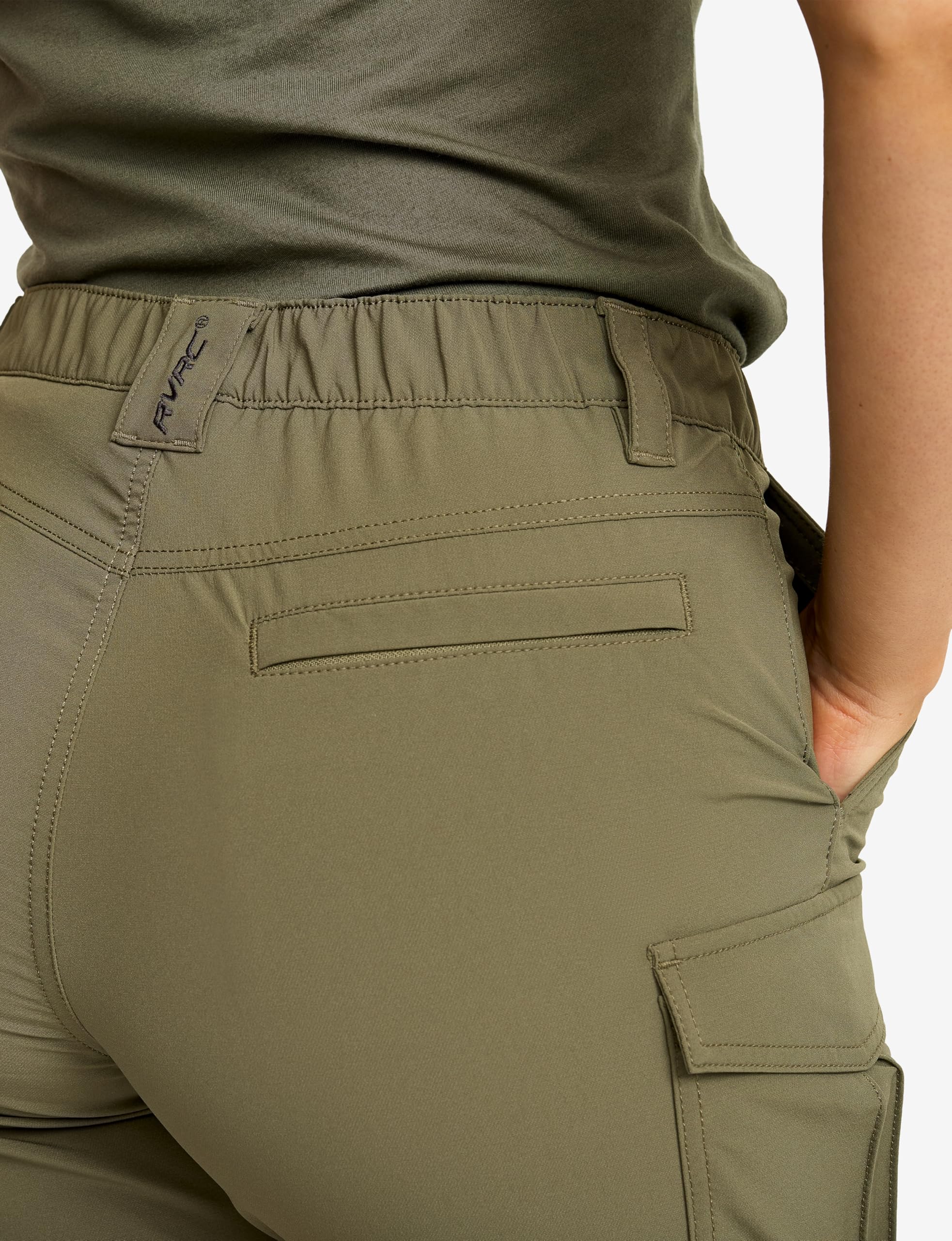 RevolutionRace Adventure Cargo Stretch Shorts da Donna, Pantaloncini da Trekking Leggeri e Pratici