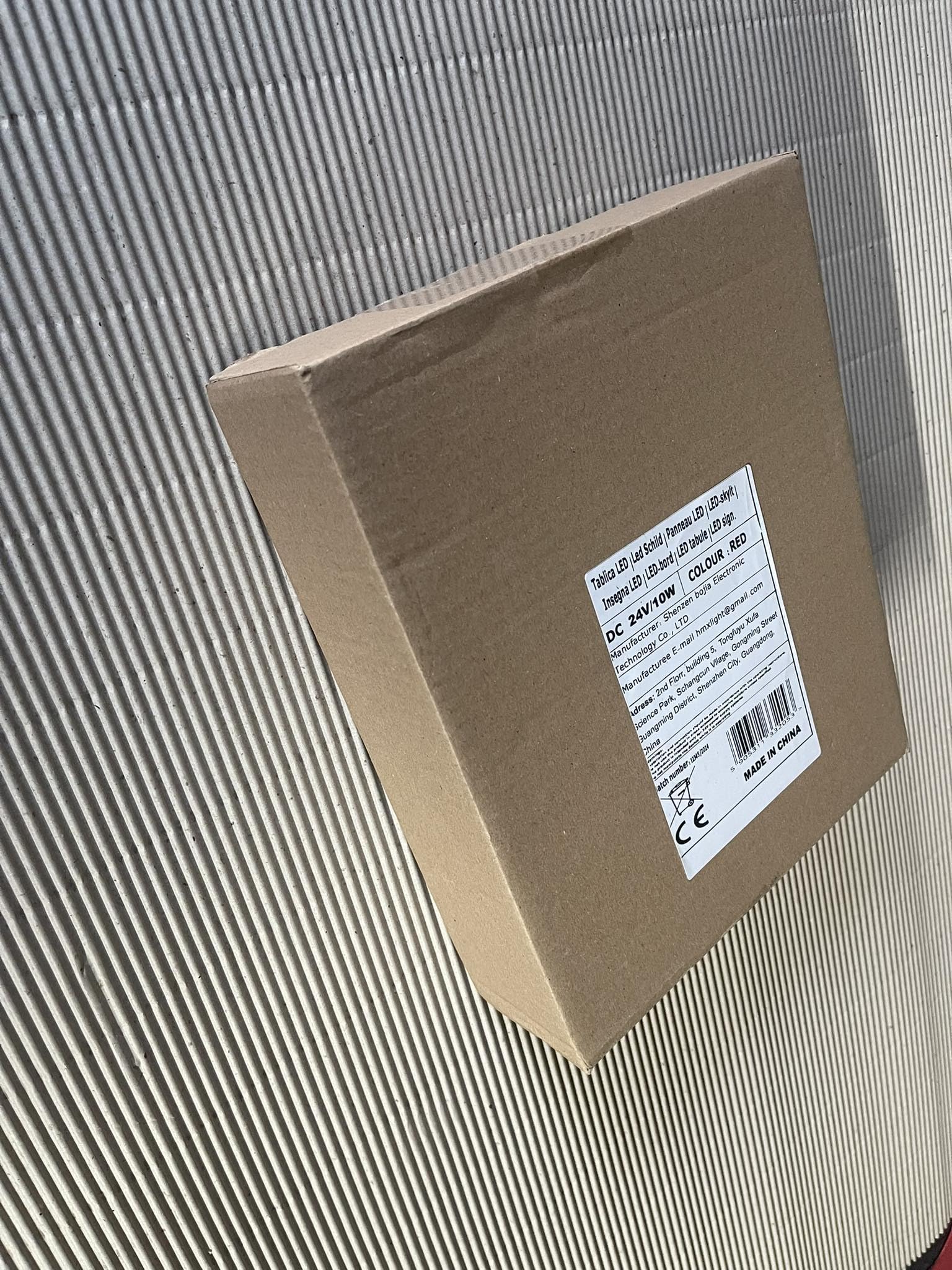 LKW Zubehör Innenraum – LED Leuchtschild 24V / 12V Namensschild mit Eisenkreuz Design – Helle Beleuchtung & Dekoration für LKW Fahrer