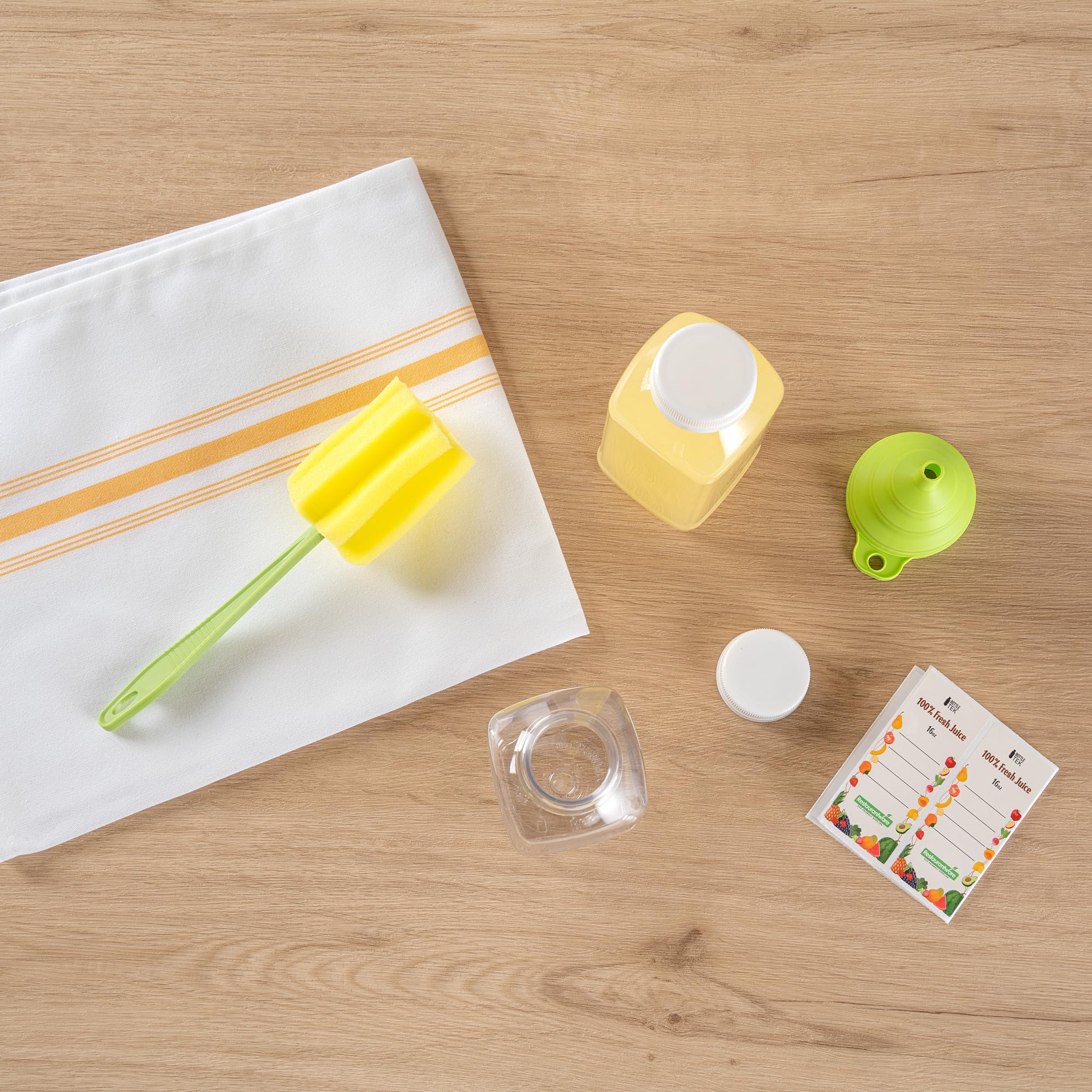 Restaurantware Botella Tek de 16 onzas para jugo, 1 botella con tapa, incluye etiqueta, tapa, cepillo y embudo, recipiente vacío de plástico transparente, para batidos, leche o agua