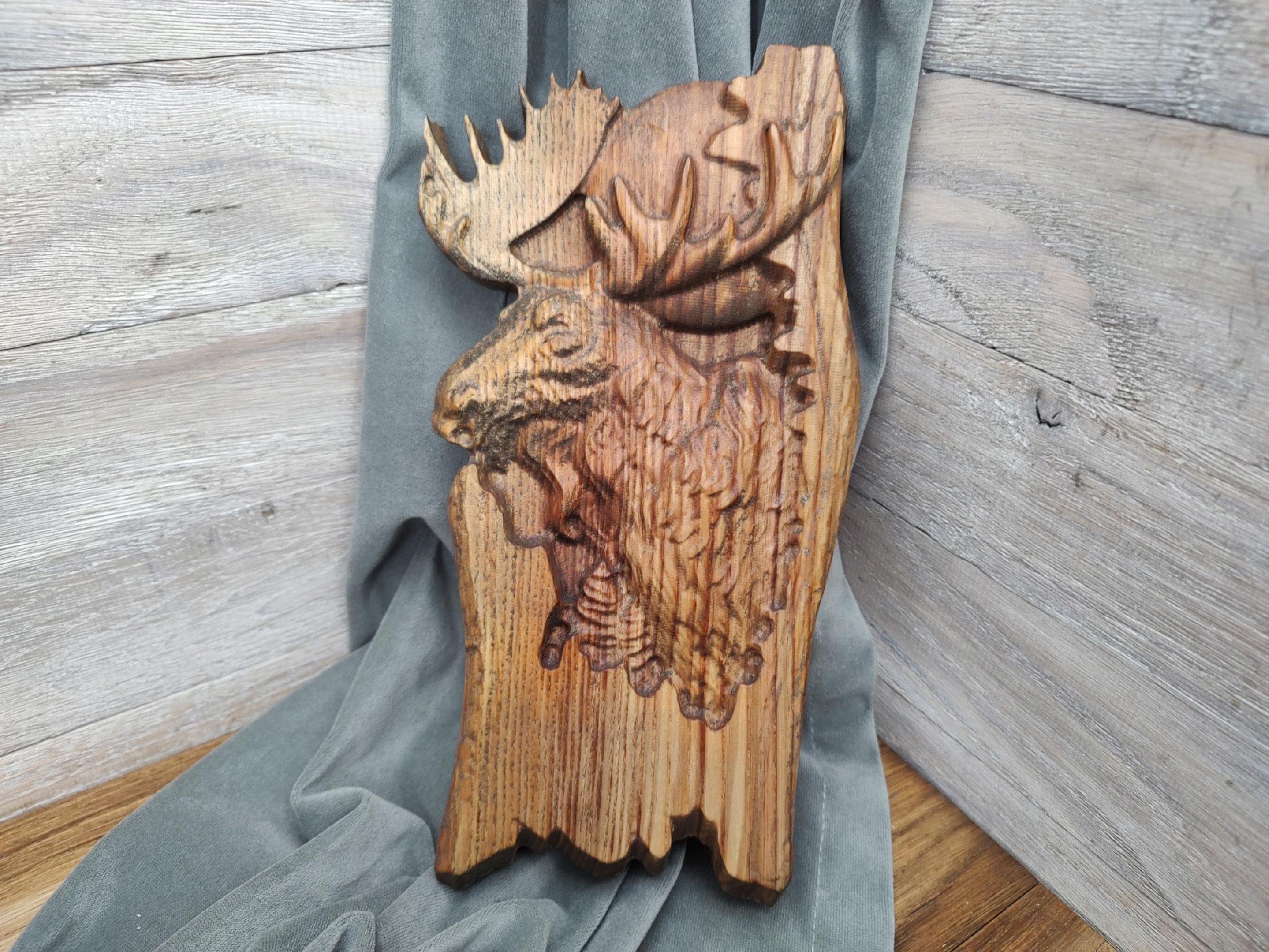 Peinture en bois d'orignal 80 cm pour une décoration murale nature chic de chalet