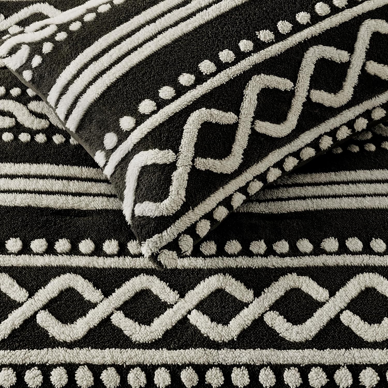 Wonderful Tufted Boho Comforter Set Queen, 3 Piece Fair Isle Geometric Jacquard Lightweight Comforter with Washed Brushed Backing, Skin-Friendly Rustic Plush Blanket for All Season, Black, 90"x90" | 3D Tufted Jacquard, Cloud-Like Touch, 2-in-1 Quilt Blanket, Fade & Shrink Resist, Machine Washable