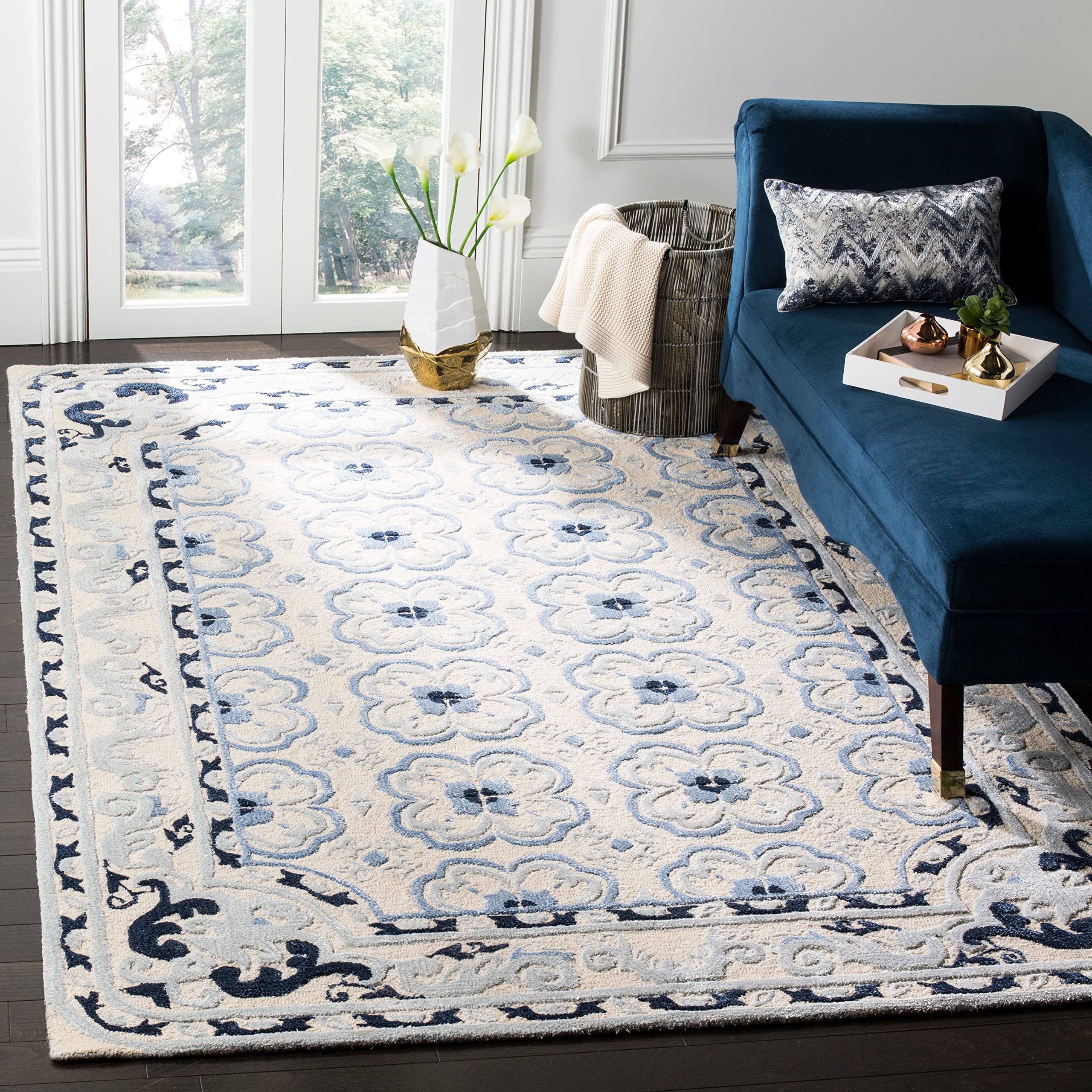 Safavieh Bella Collection 8' x 10' Ivory/Blue BEL154A Handmade Premium Wool & Viscose Area Rug