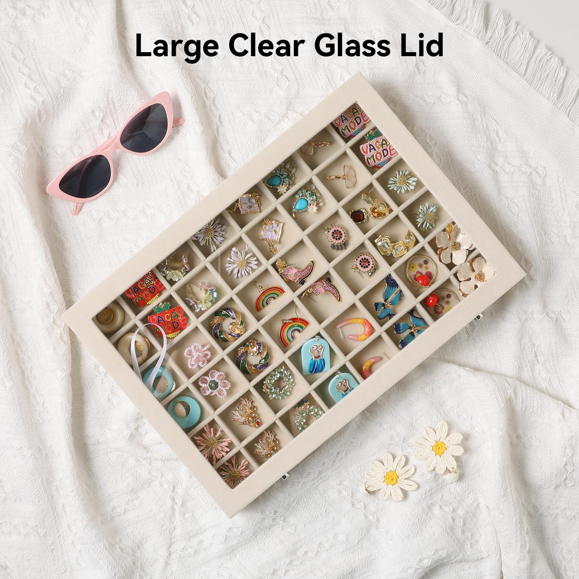 Frebeauty Bandeja para joyas con 48 compartimentos, soporte ajustable para pendientes con tapa de cristal, cajón de terciopelo, organizador de joyas para anillos (Beige)