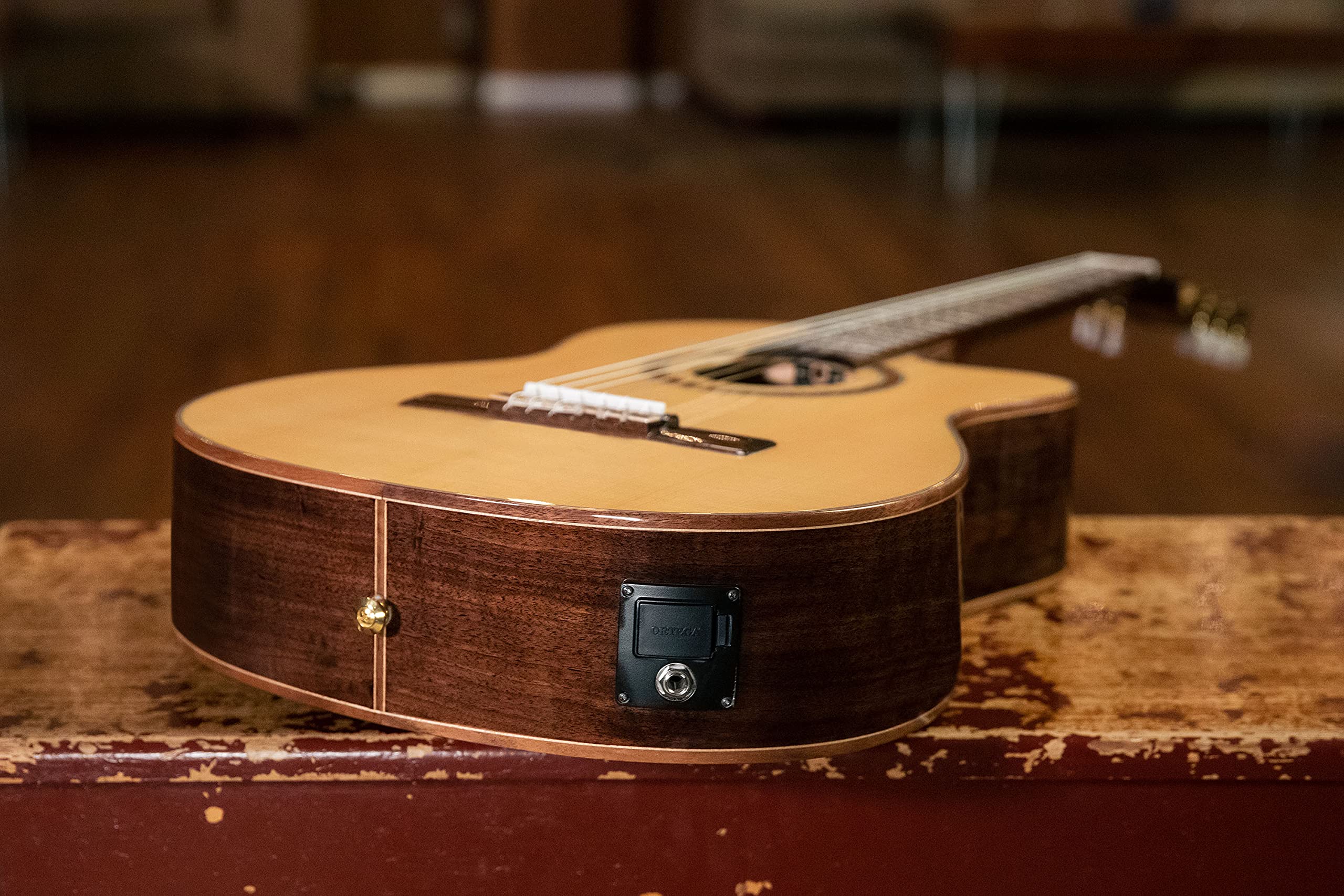 Ortega Classical Guitar Performer Series 4/4 Inclusive Custodia Manico Sottile - Natural (RCE158SN)